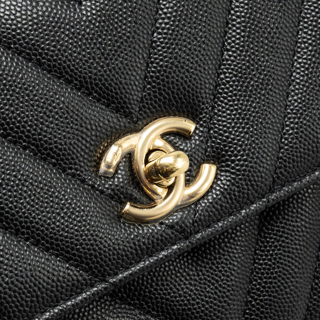 CHANEL Small Coco Handle Chevron Caviar Black L
