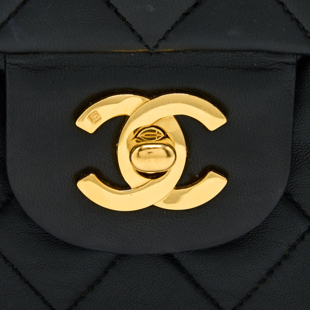 Chanel Vintage Medium Flap Bag Lambskin Black