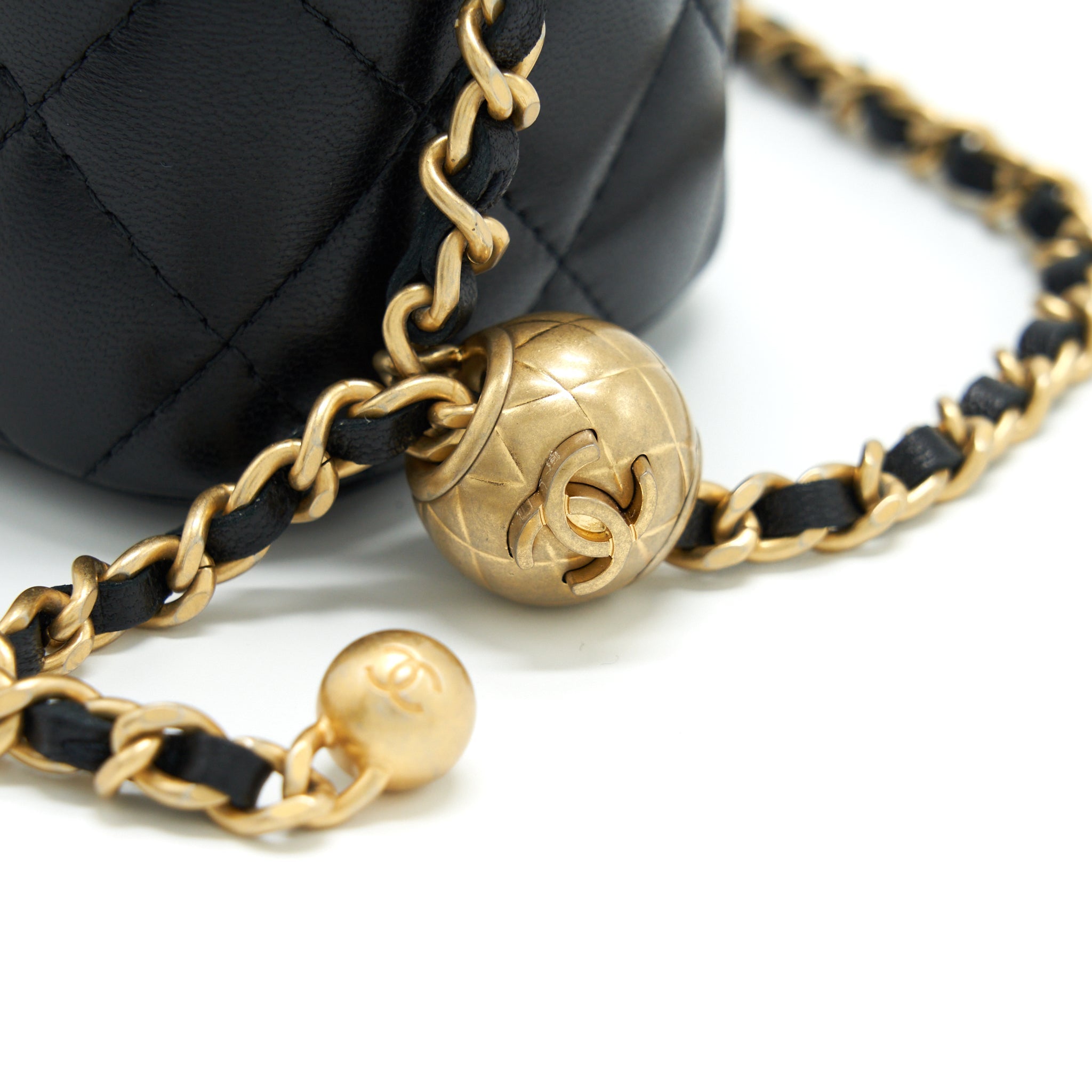 Chanel Pearl Crush Mini Vanity Case Lambskin Black