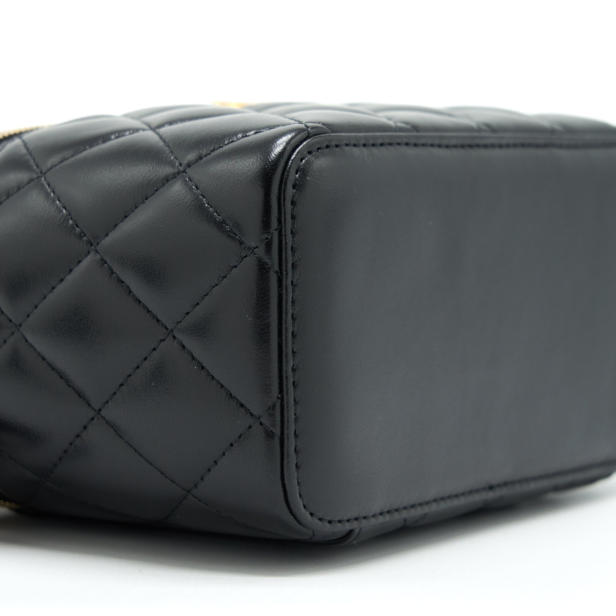 Chanel 22S Letter Top Handle Long Vanity With Chain Lambskin Black