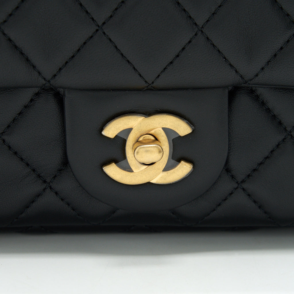 Chanel 22C pearl Crush Mini rectangular Flap Bag Lambskin Black