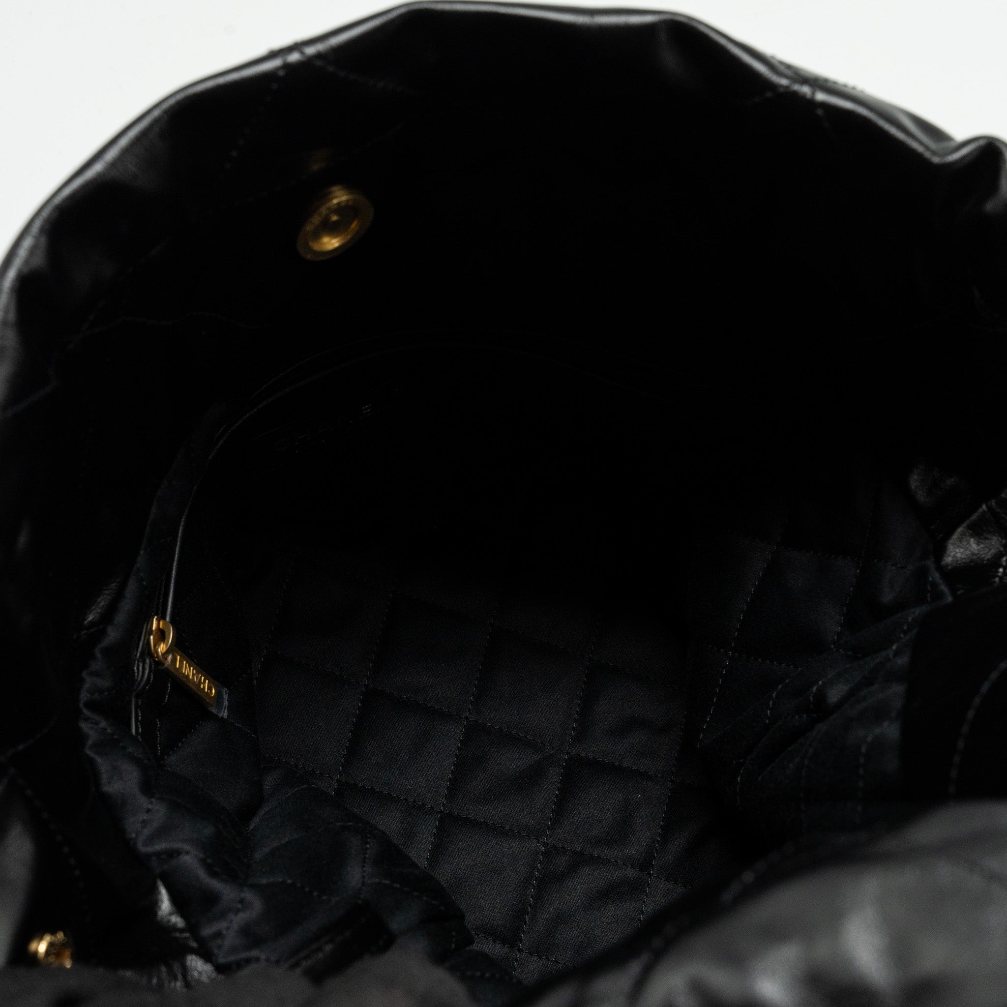 Chanel Medium 22 Bag Shiny Calfskin Black  (microchip)