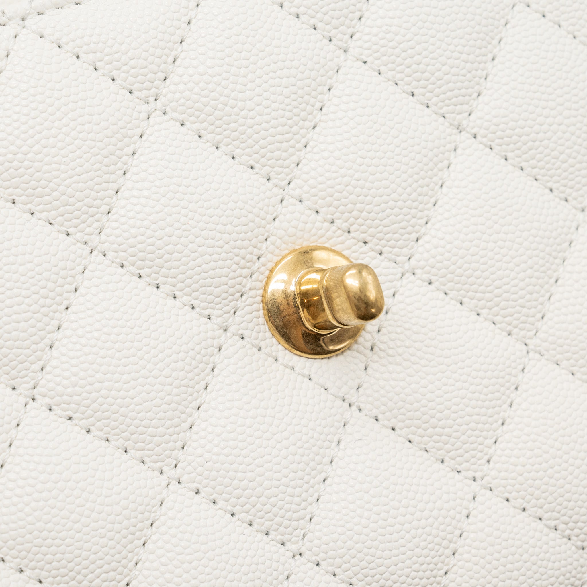 Chanel 23P detailed top handle Small coco handle caviar white  (microchip )