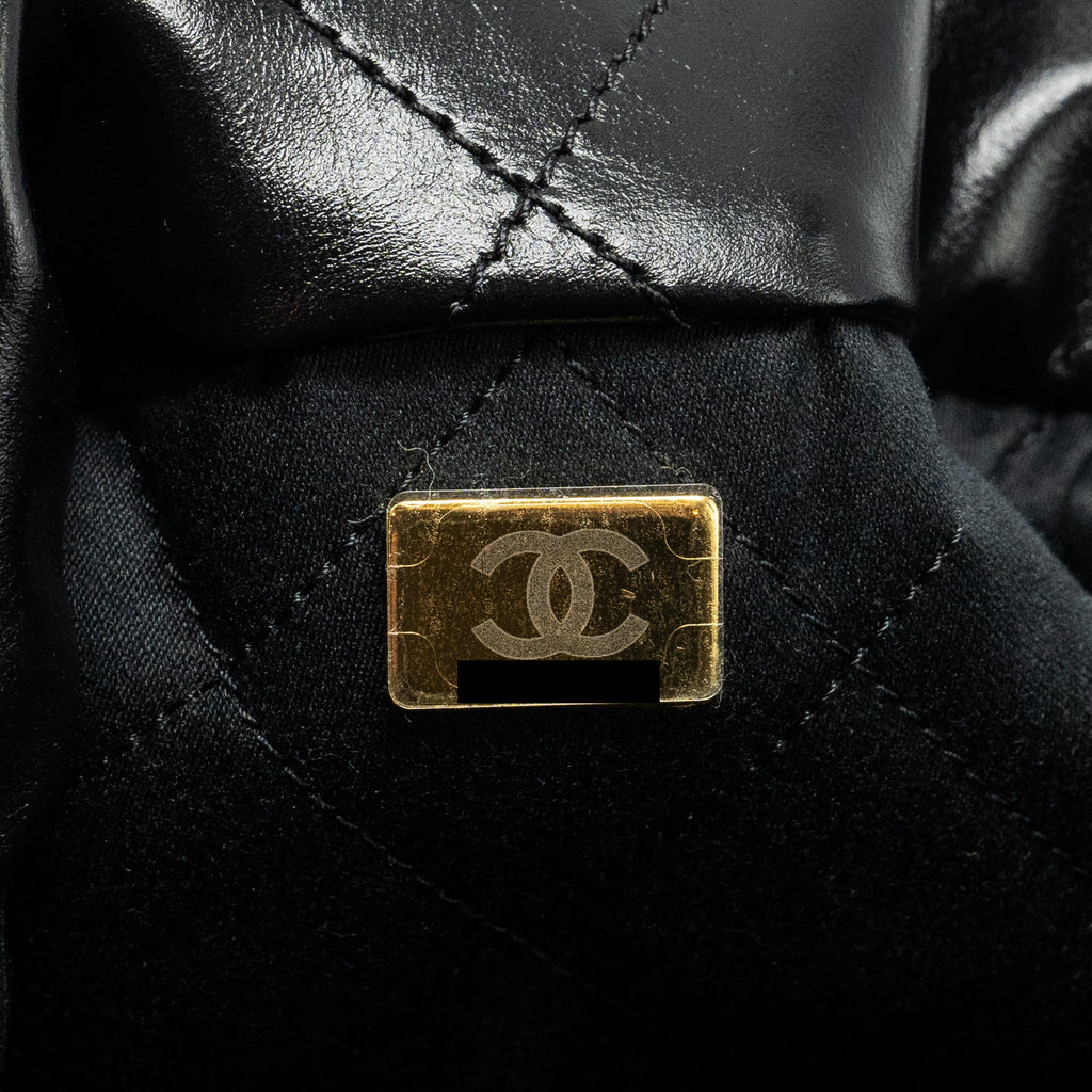 Chanel Medium 22 Bag Shiny Calfskin Black  (microchip)