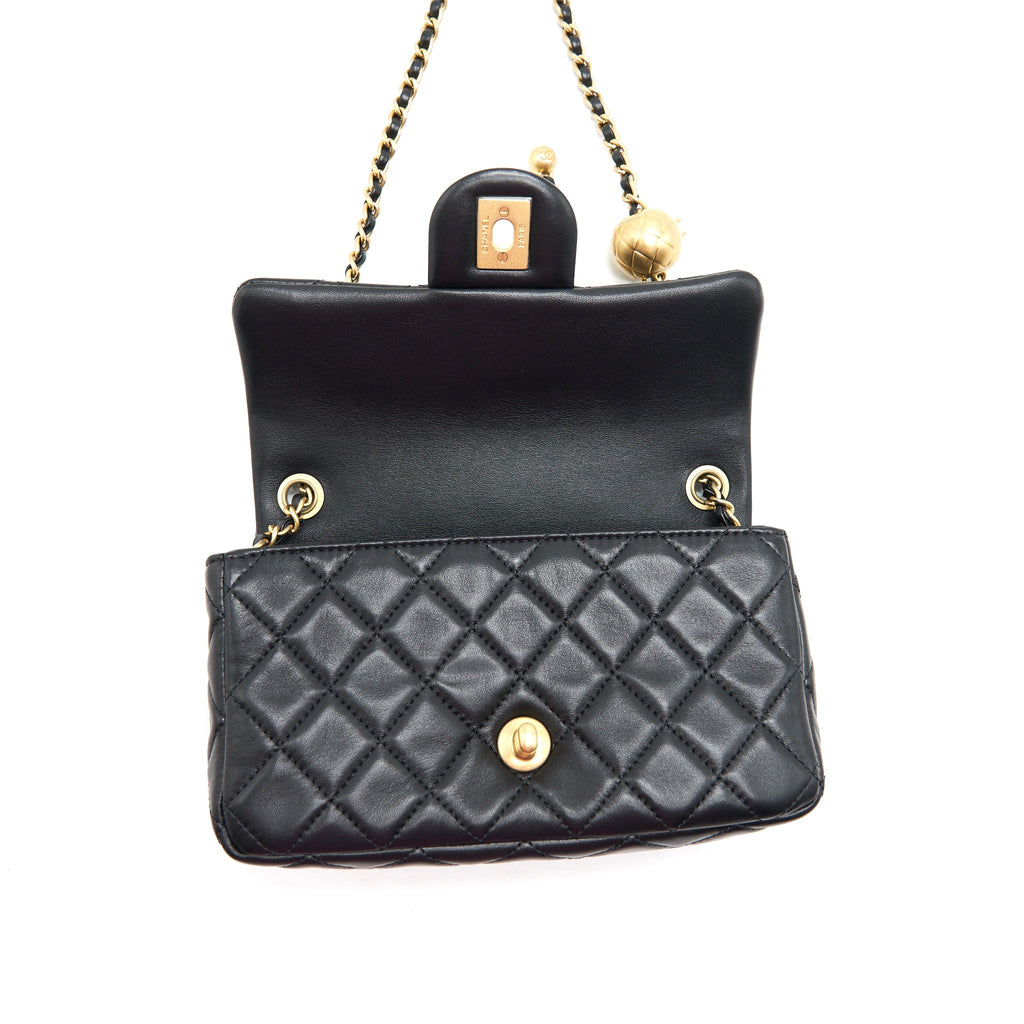 Chanel 22C pearl Crush Mini rectangular Flap Bag Lambskin Black