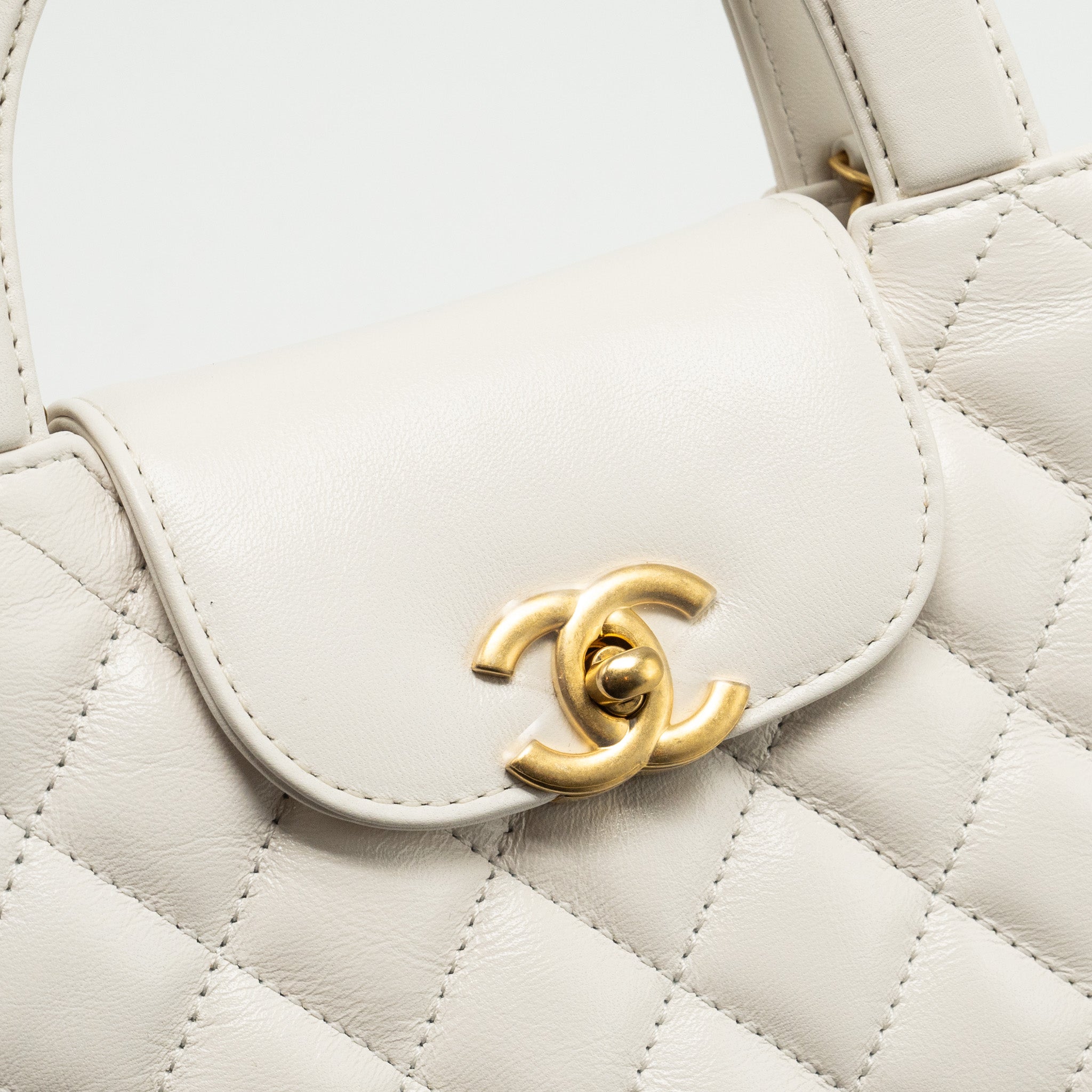 Chanel mini kelly shopping tote calfskin white  (microchip)