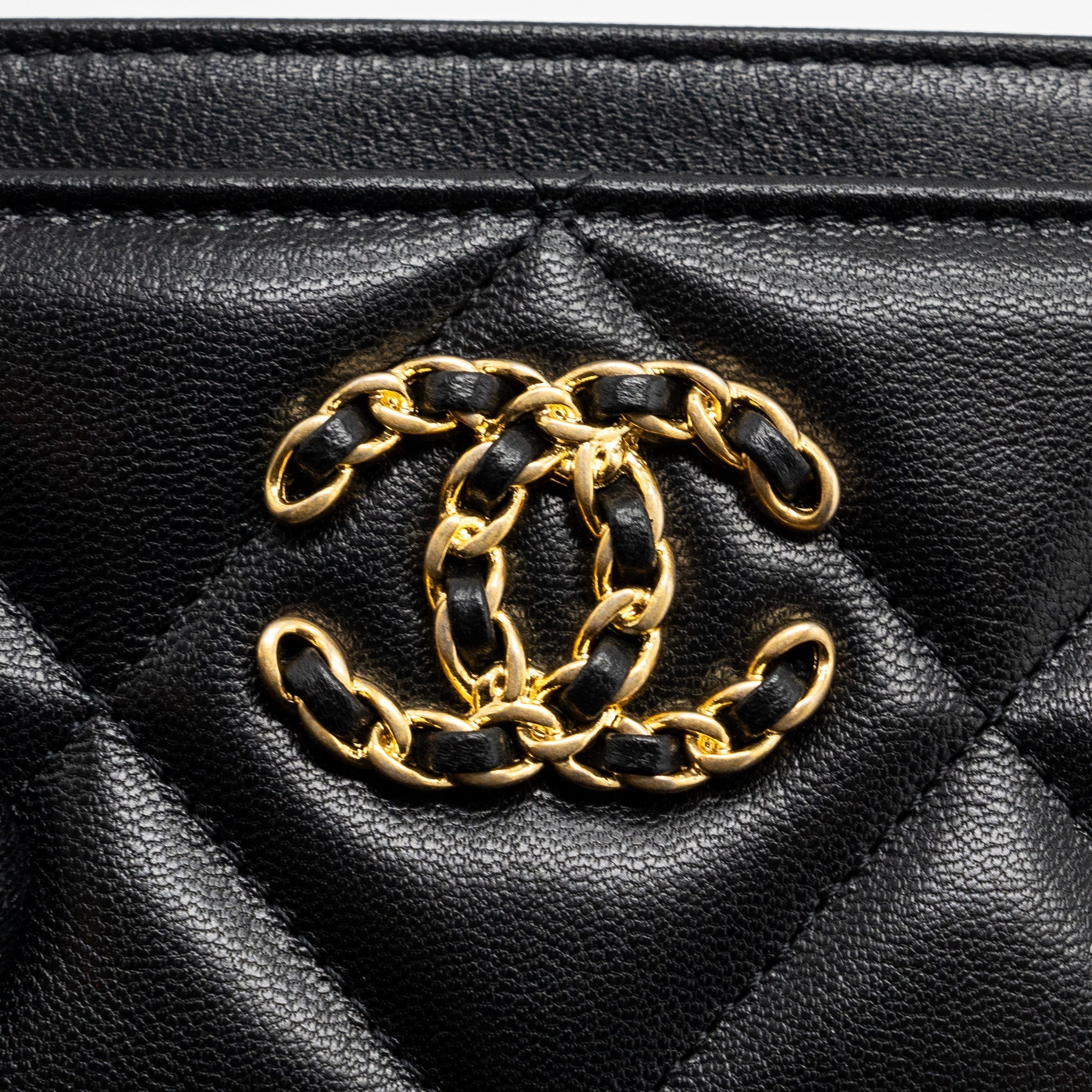 Chanel 19 Cardholder Lambskin Black