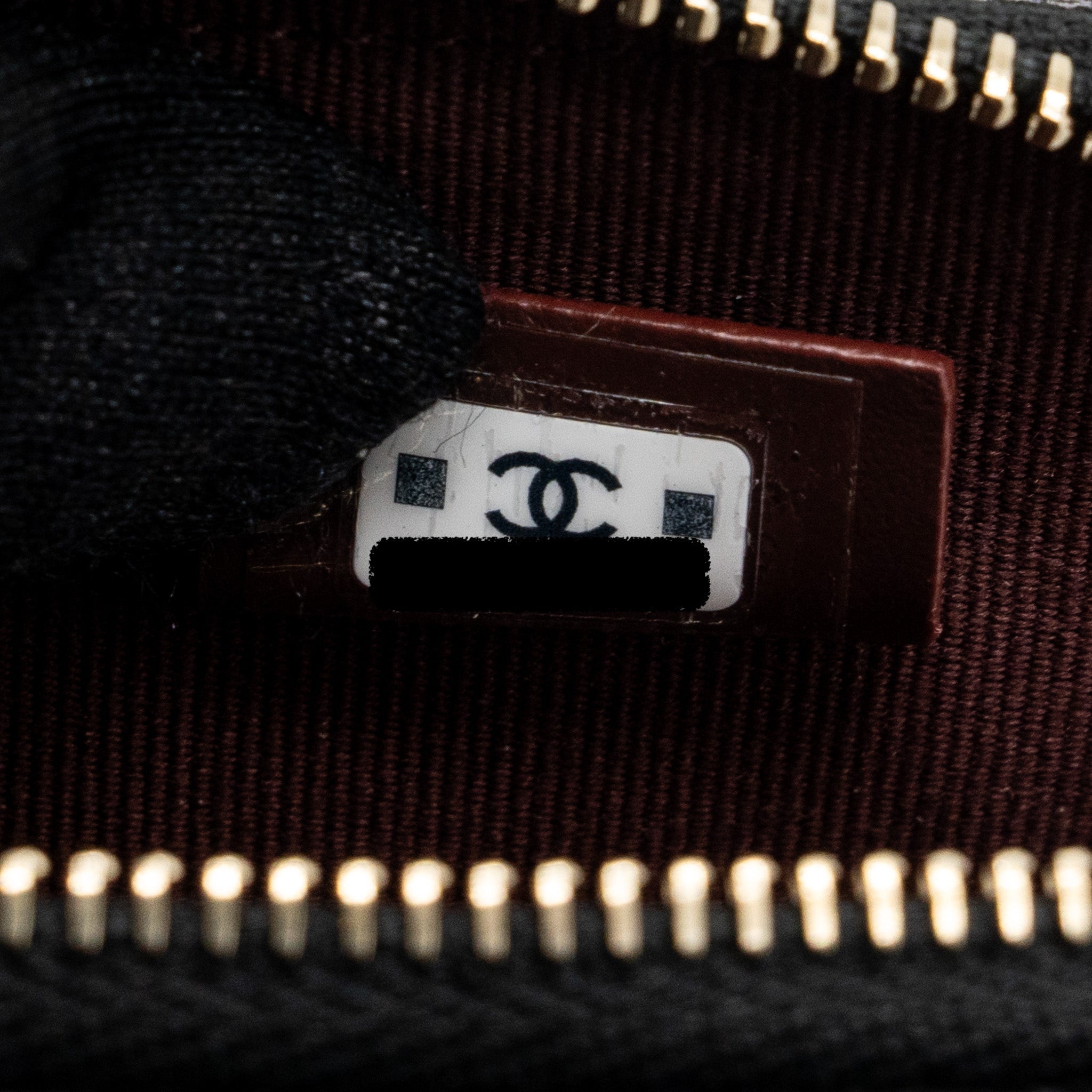 Chanel square zipper pouch card holder caviar black L (Microchip)