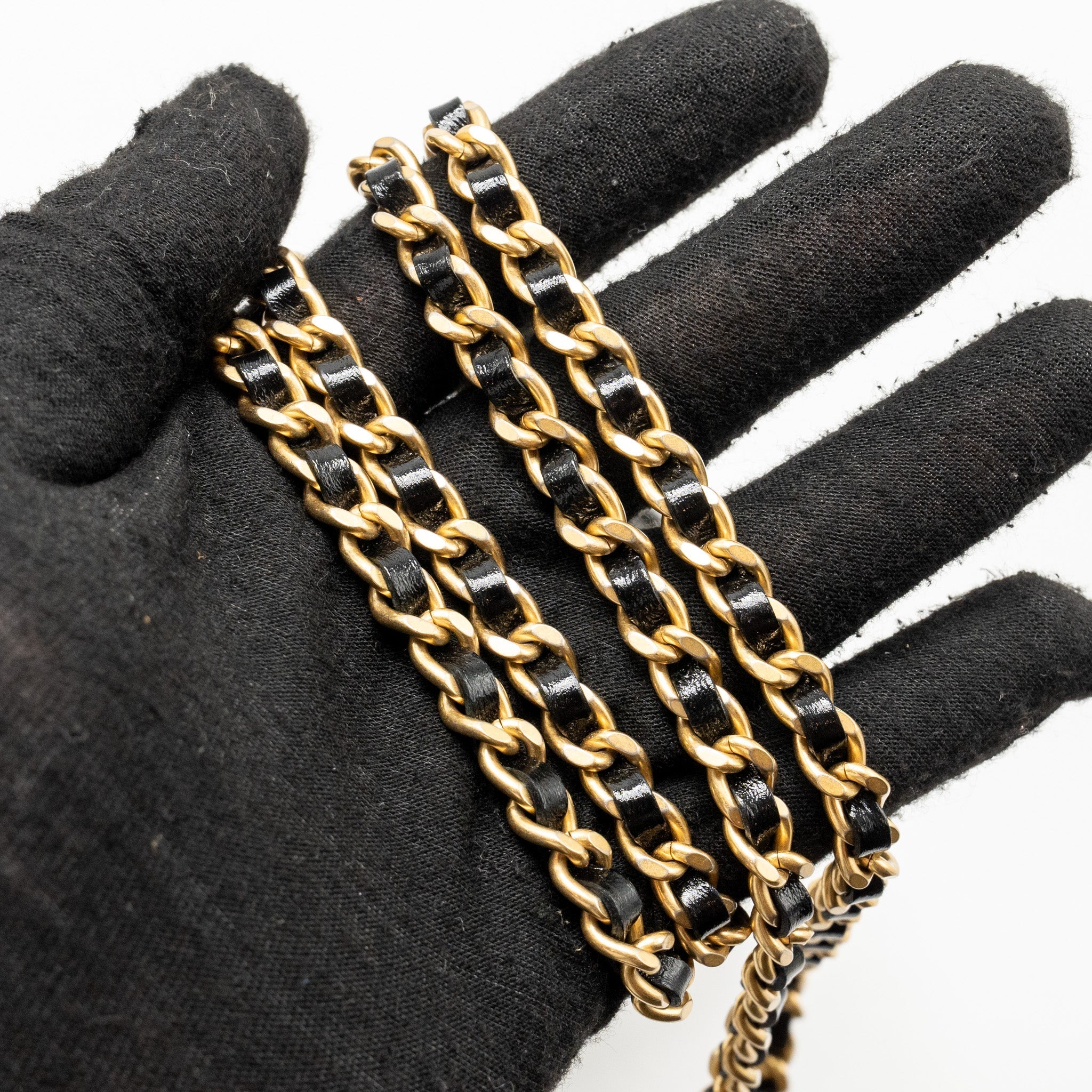 Chanel 24A Wallet On Chain Shiny Calfskin Black  (Microchip)