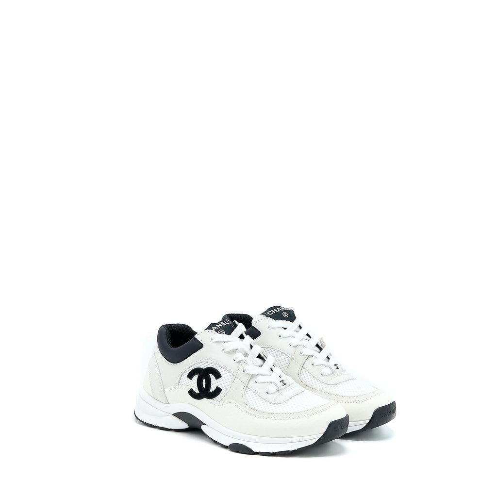 Chanel Size 37 CC Logo Sneaker Calfskin/Suede Black/White