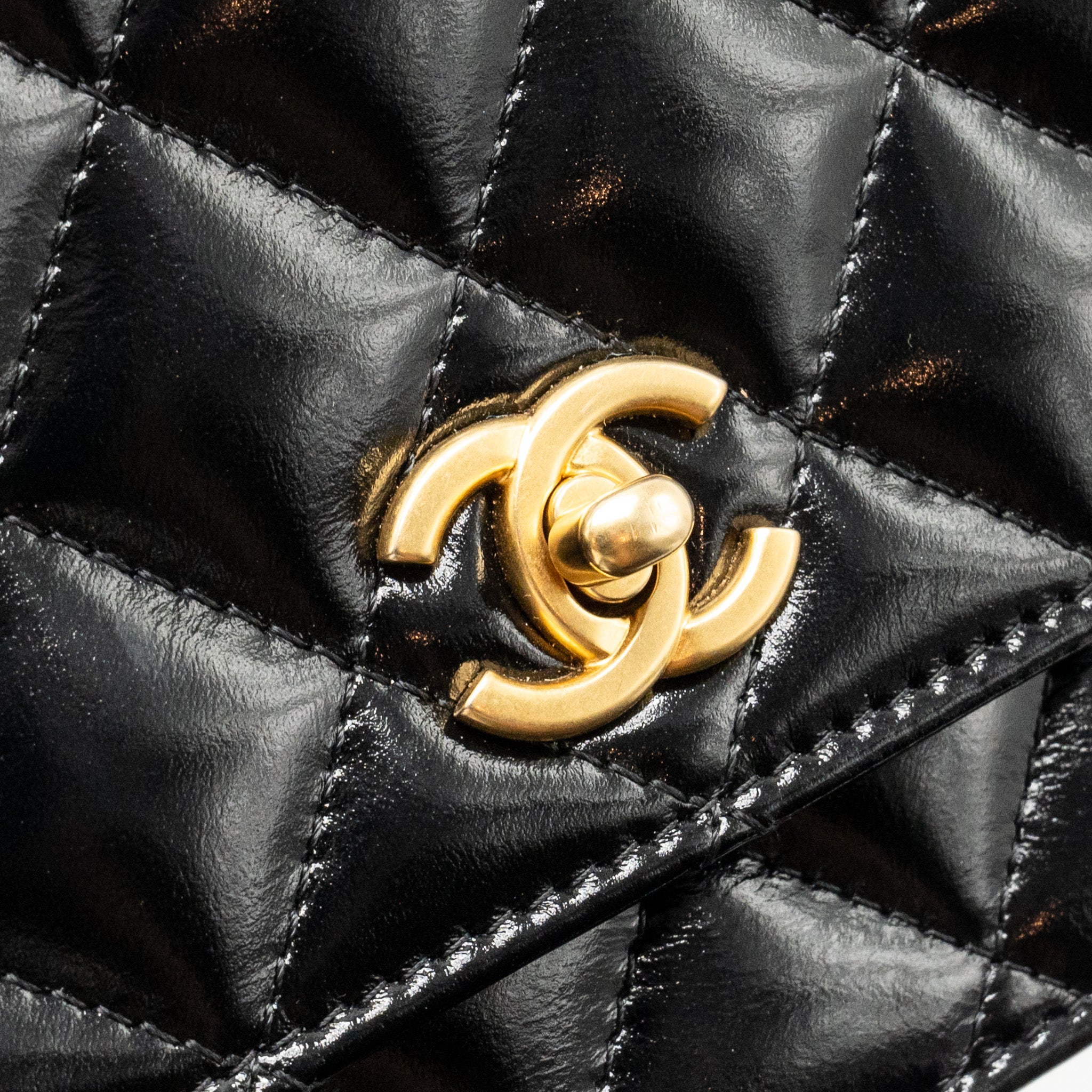 Chanel 24A Wallet On Chain Shiny Calfskin Black  (Microchip)