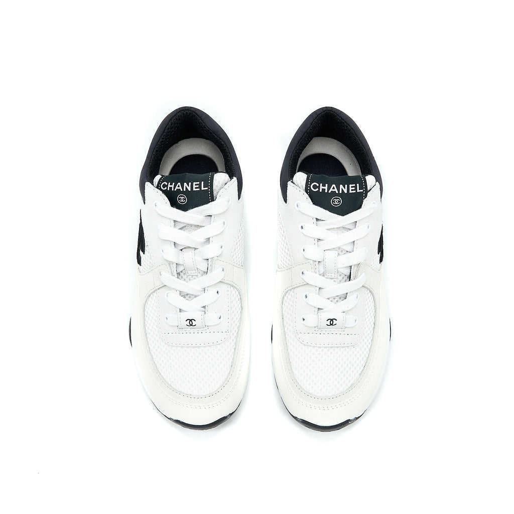 Chanel Size 37 CC Logo Sneaker Calfskin/Suede Black/White