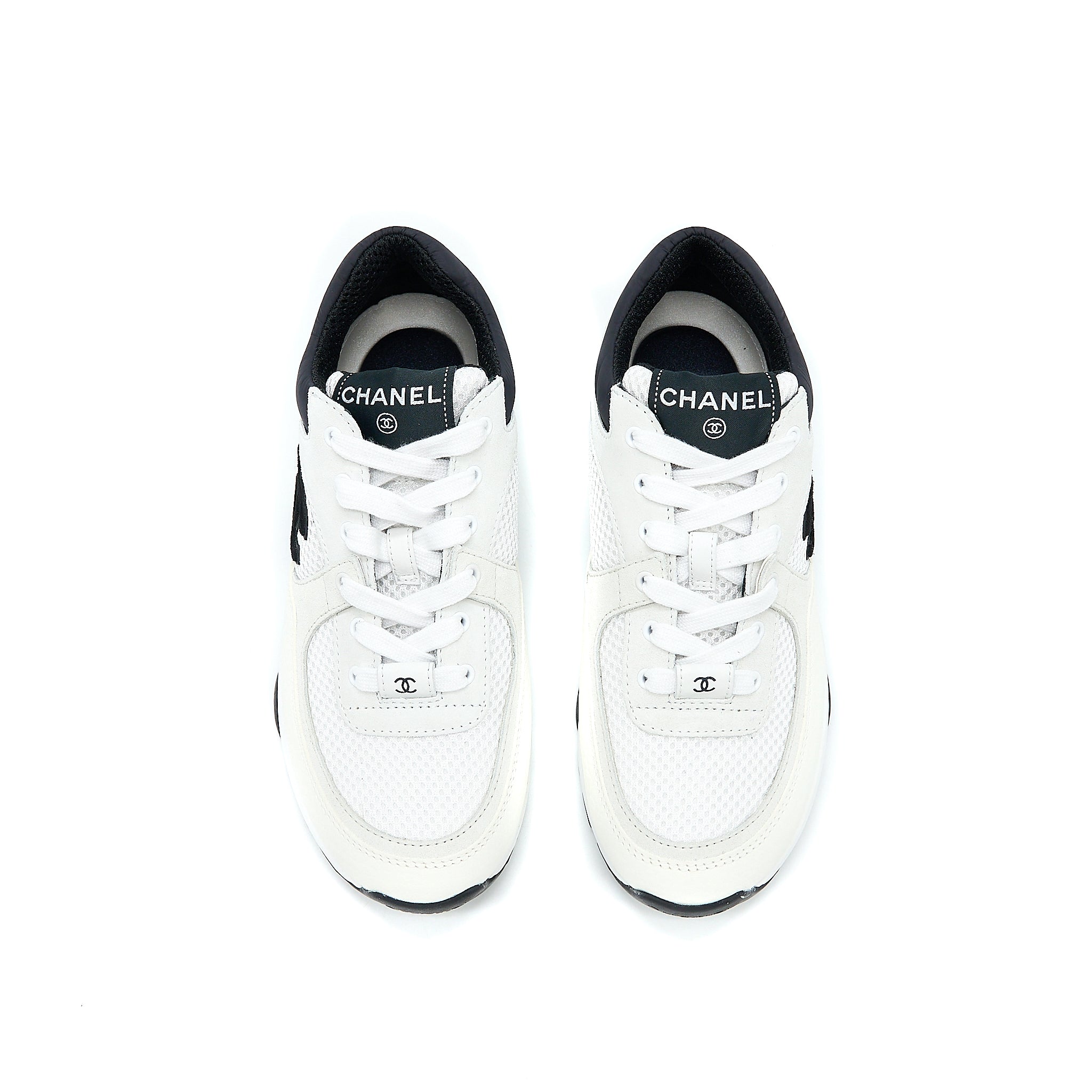 Chanel Size 37 CC Logo Sneaker Calfskin/Suede Black/White