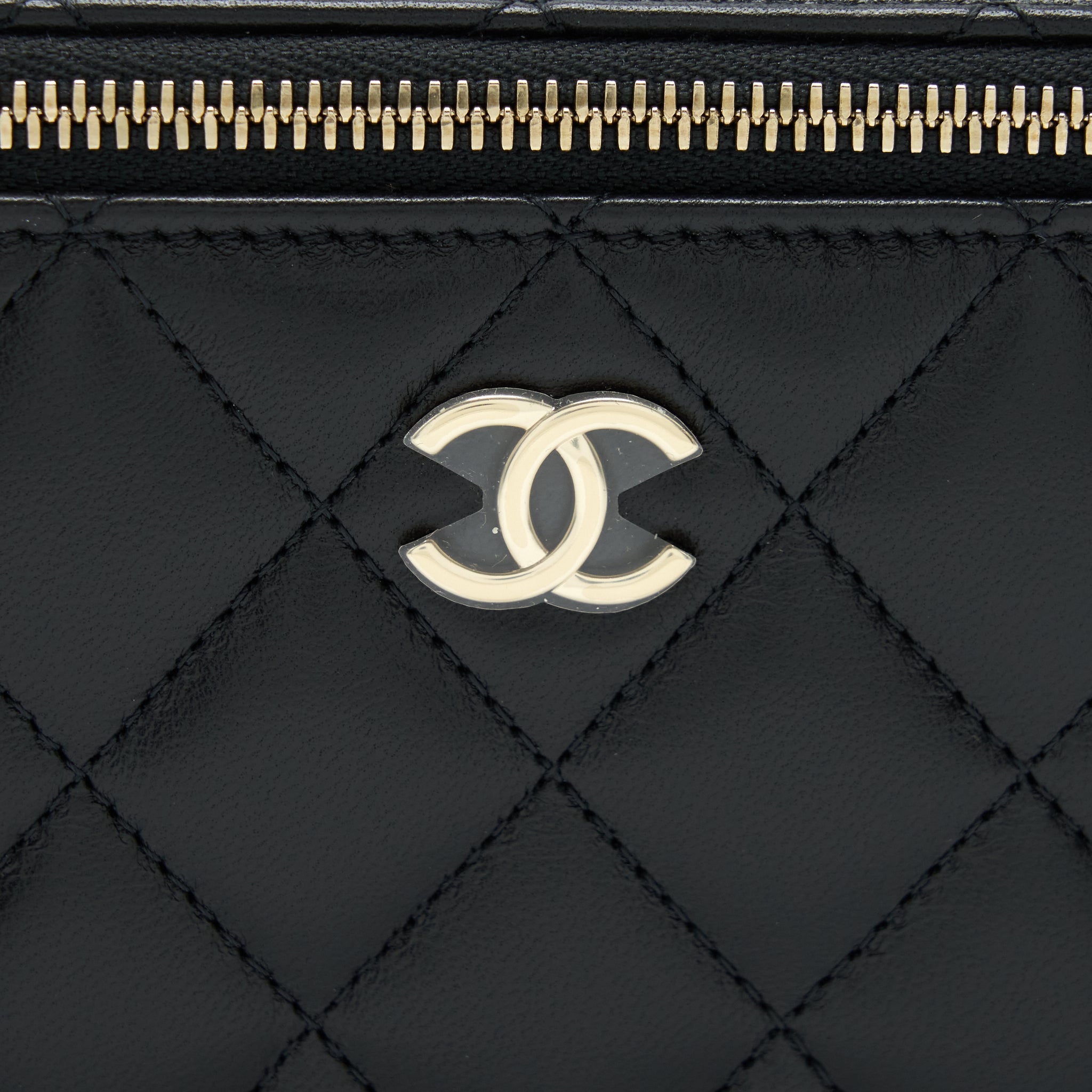 Chanel 22A Mini Top Handle Long Vanity With Chain Lambskin Black L (Microchip)