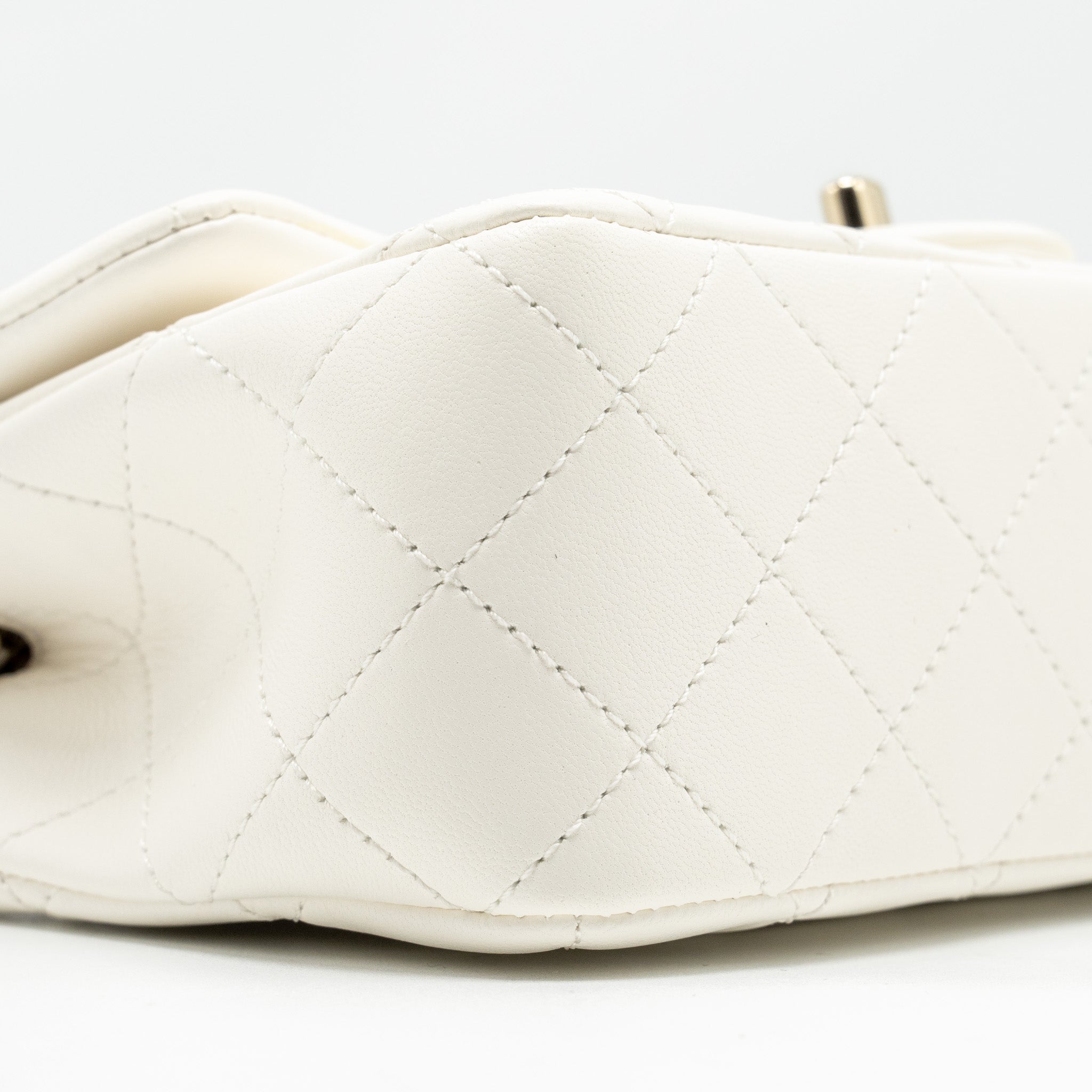 Chanel 23C pearl crush mini rectangular flap bag lambskin white L (microchip)