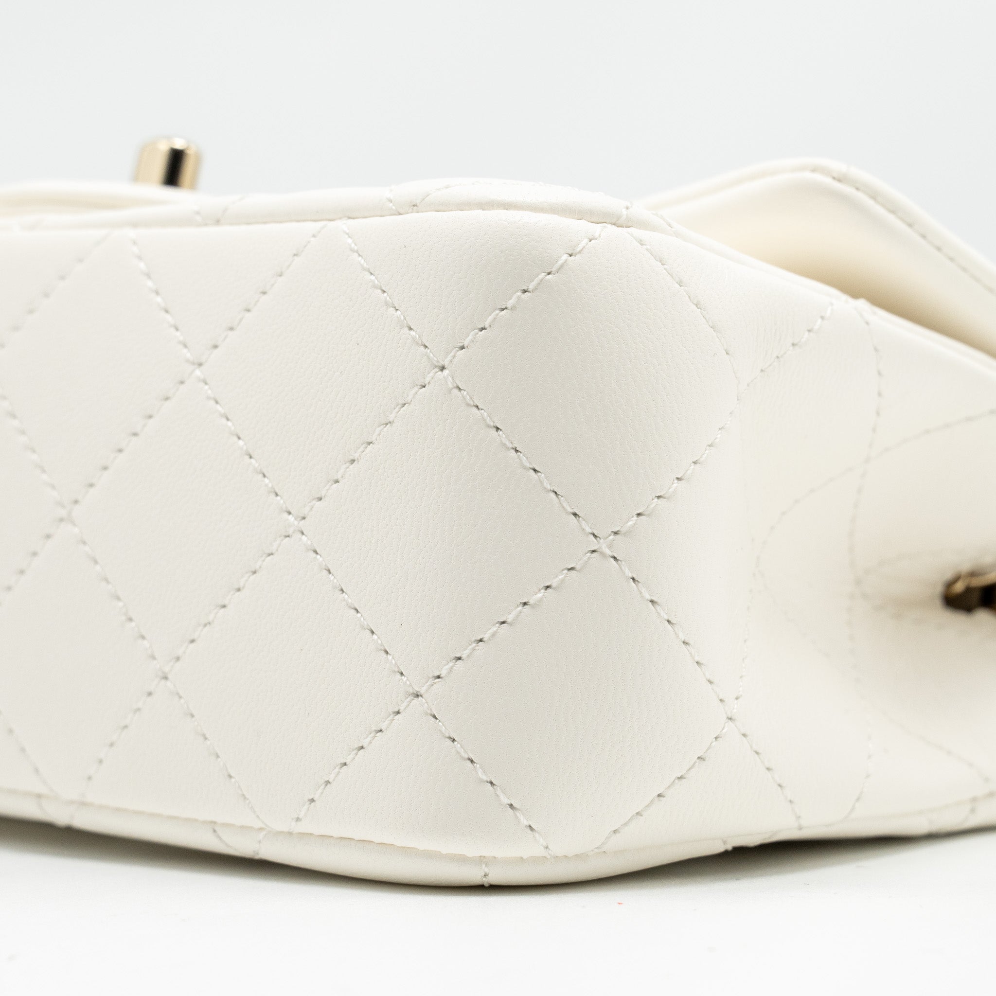 Chanel 23C pearl crush mini rectangular flap bag lambskin white L (microchip)