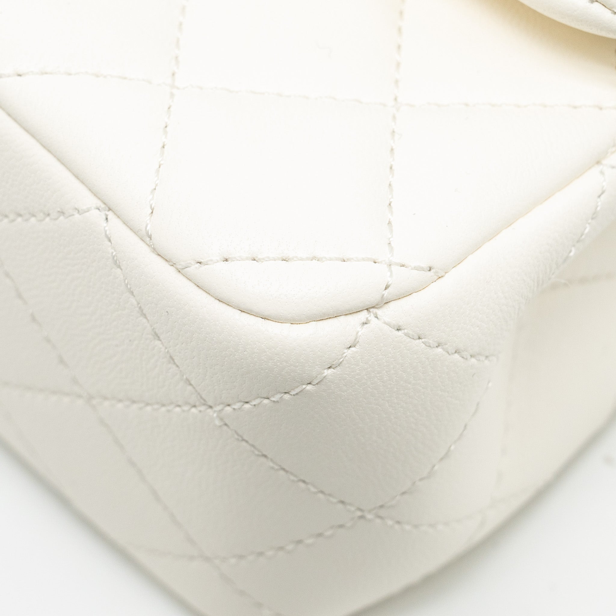 Chanel 23C pearl crush mini rectangular flap bag lambskin white L (microchip)
