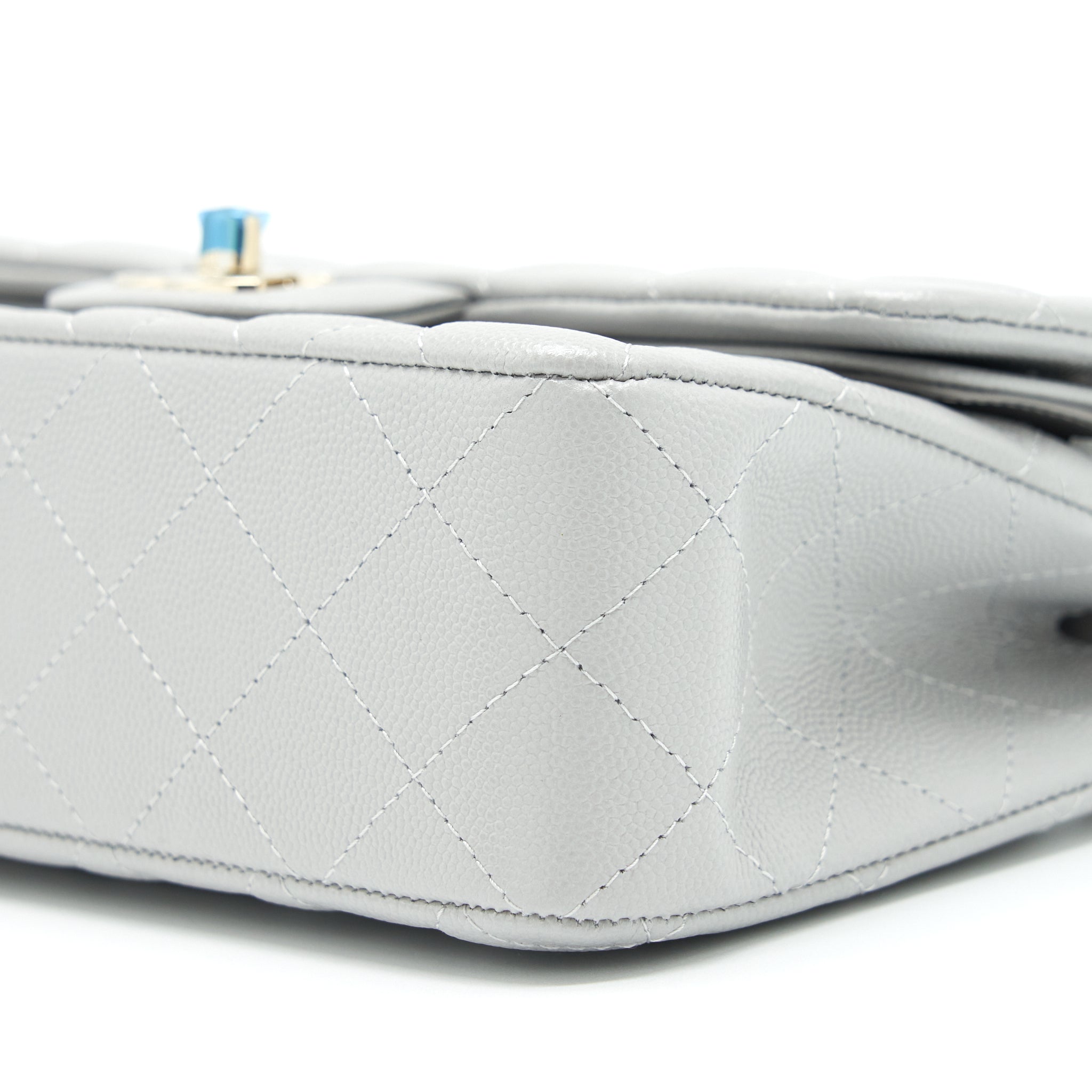 Chanel 21A Small Classic Double Flap Bag Caviar NC634 Light Grey L
