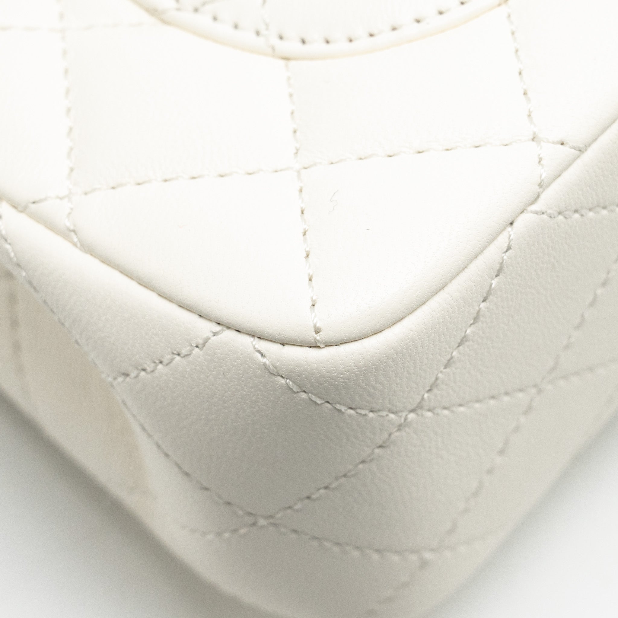 Chanel 23C pearl crush mini rectangular flap bag lambskin white L (microchip)