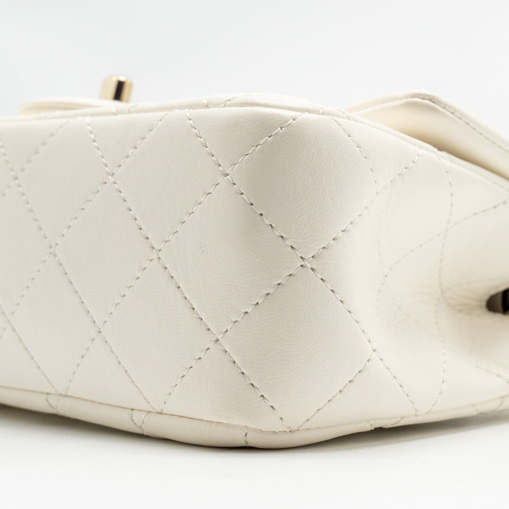 Chanel 23C Pearl Crush Mini Rectangular Flap Bag Lambskin White L (Microchip)