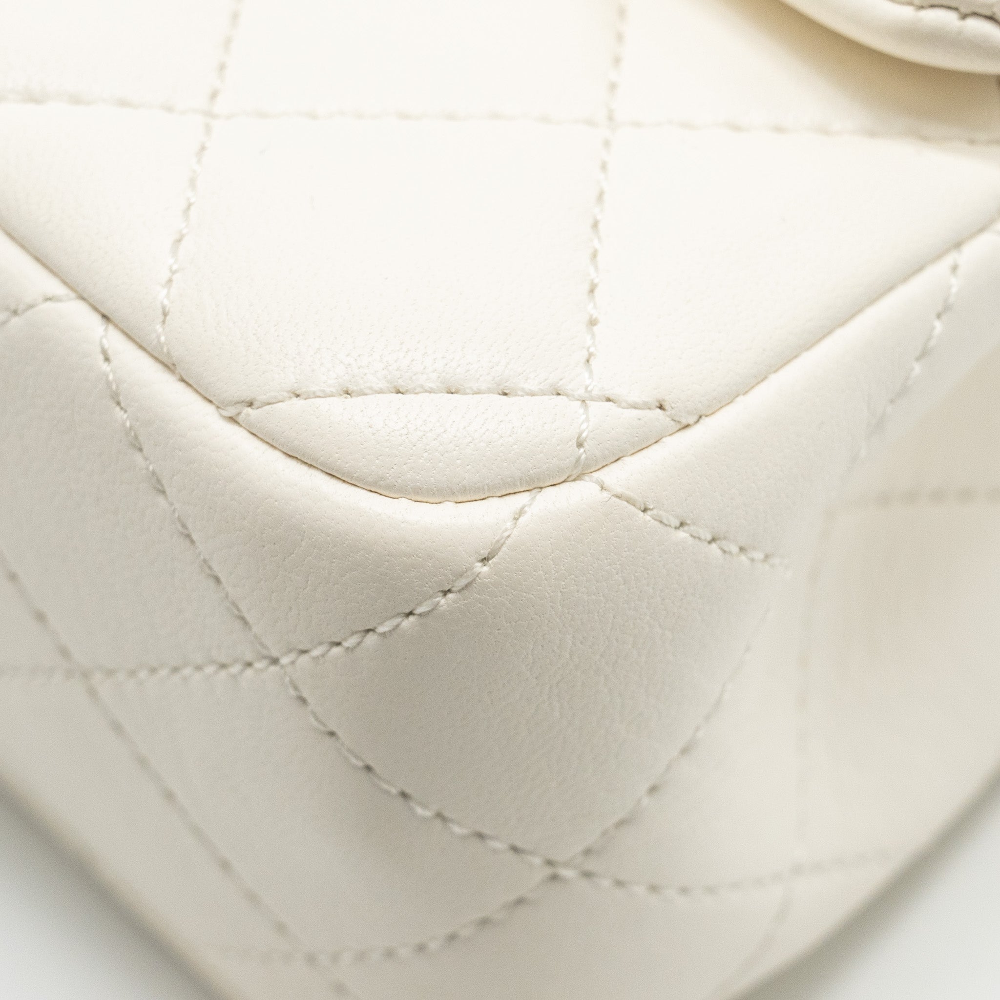 Chanel 23C Pearl Crush Mini Rectangular Flap Bag Lambskin White L (Microchip)