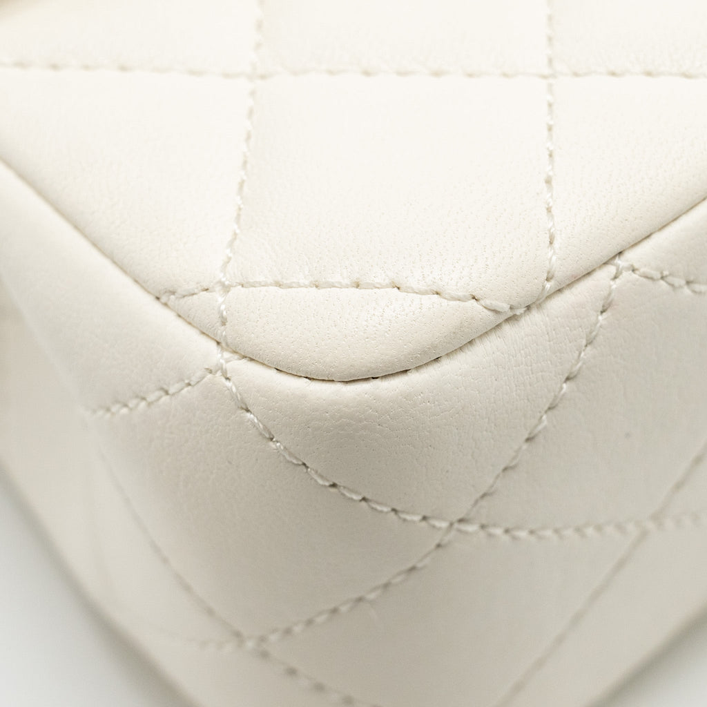 Chanel 23C Pearl Crush Mini Rectangular Flap Bag Lambskin White L (Microchip)