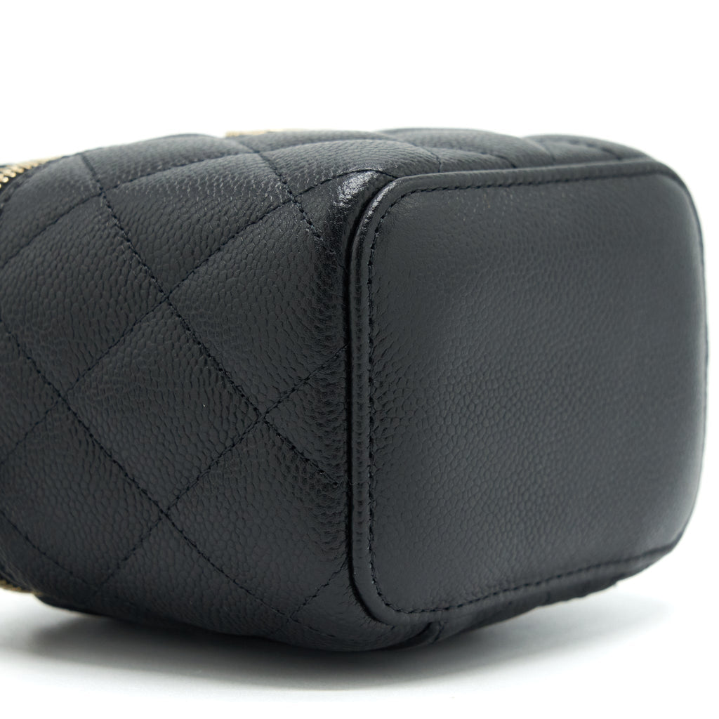 Chanel Mini Vanity With Chain Caviar Black L