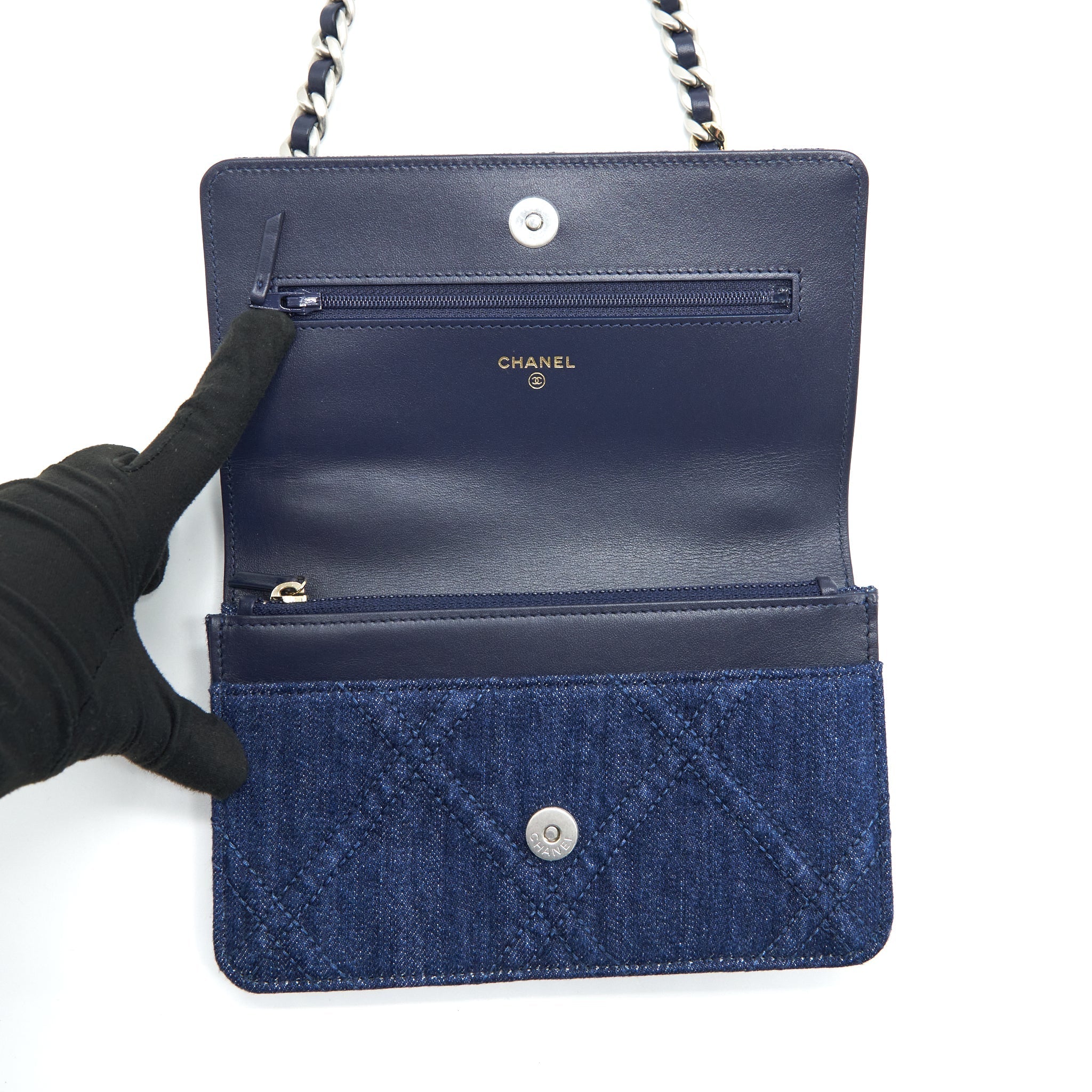 Chanel 22P Denim 19 Wallet On Chain Multicolour Hardware