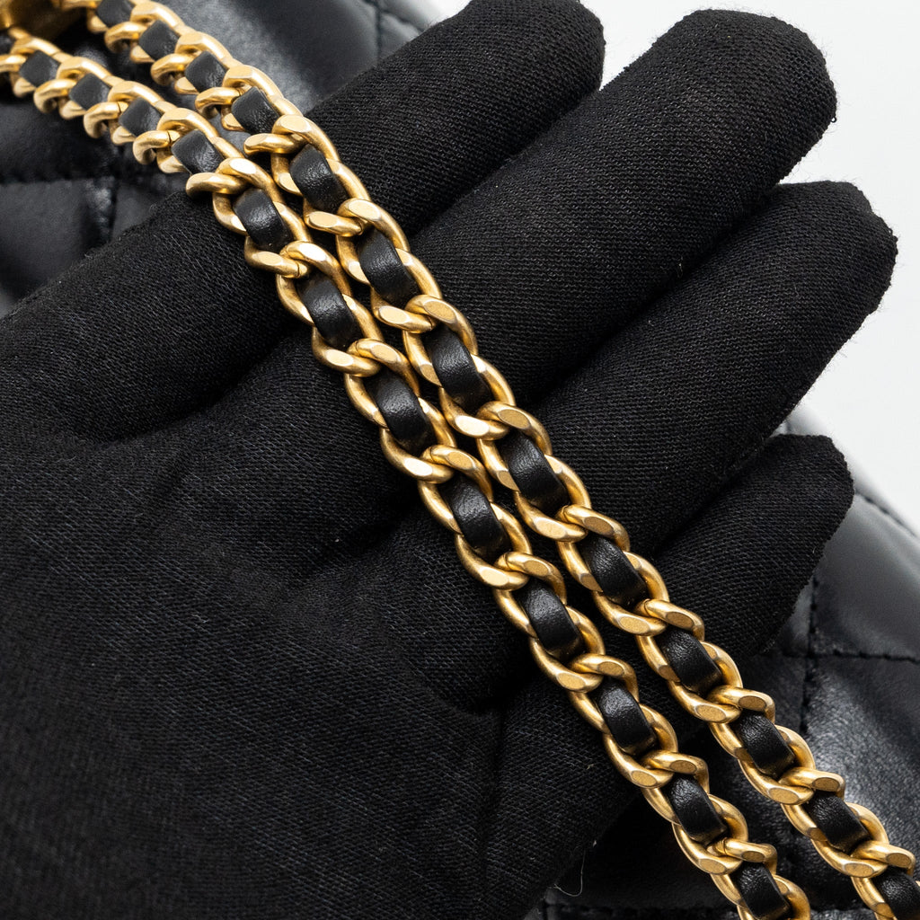 Chanel 24C gold crush flap bag calfskin black  (microchip)