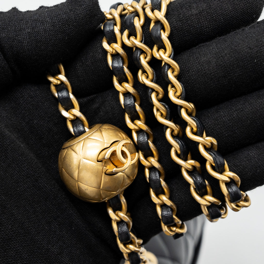 chanel pearl crush mini square flap bag lambskin black  (microchip)