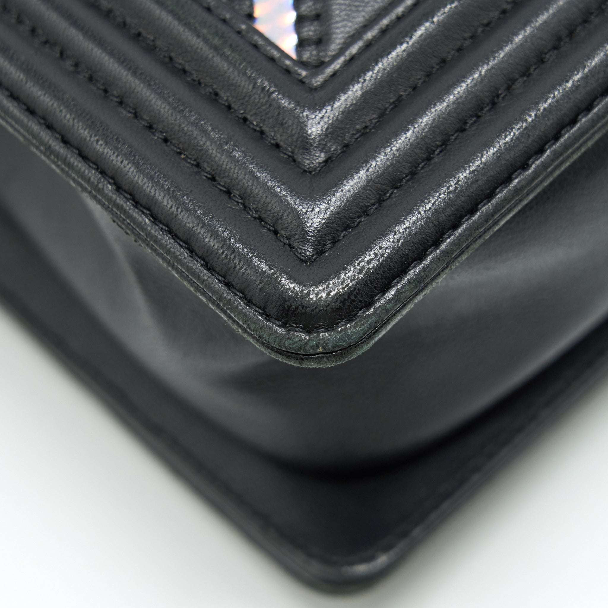 Chanel Medium Boy Chevron Lambskin Black/Silver