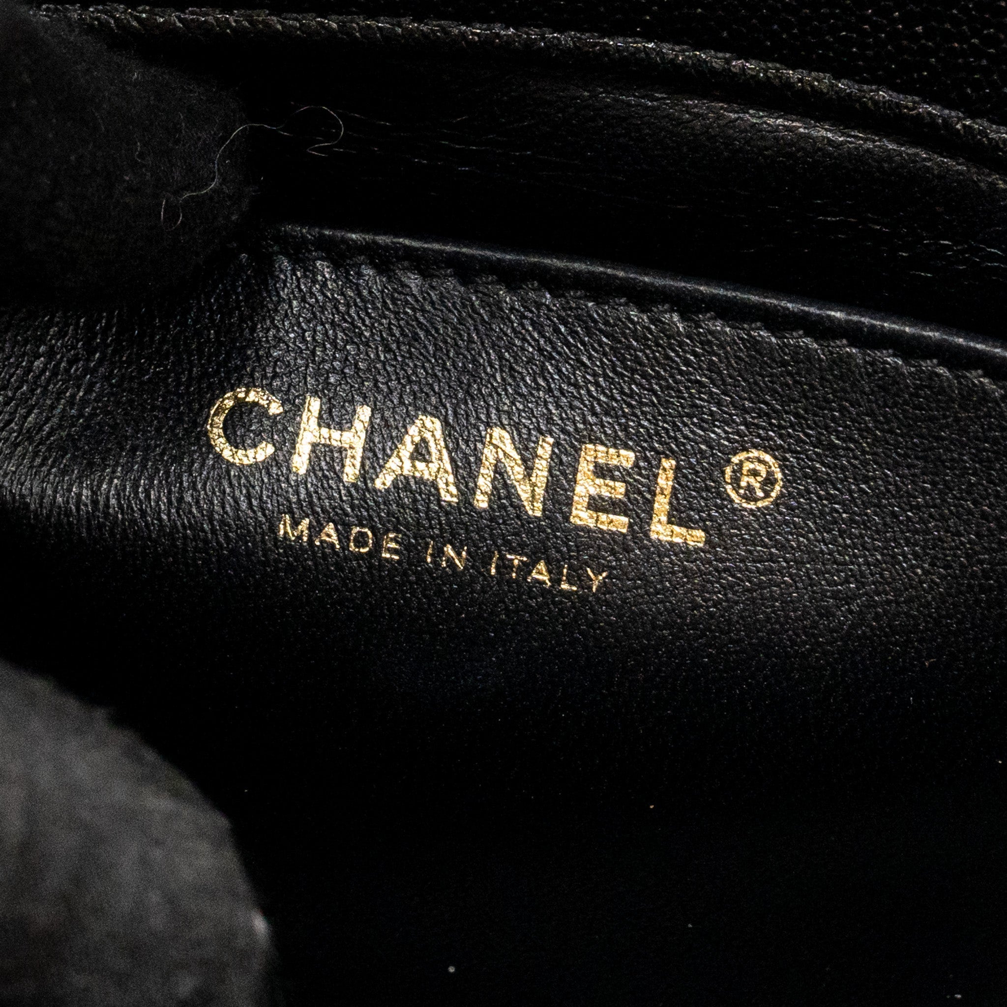 Chanel 22A Round Boy Messenger Bag Caviar Black  (Microchip)
