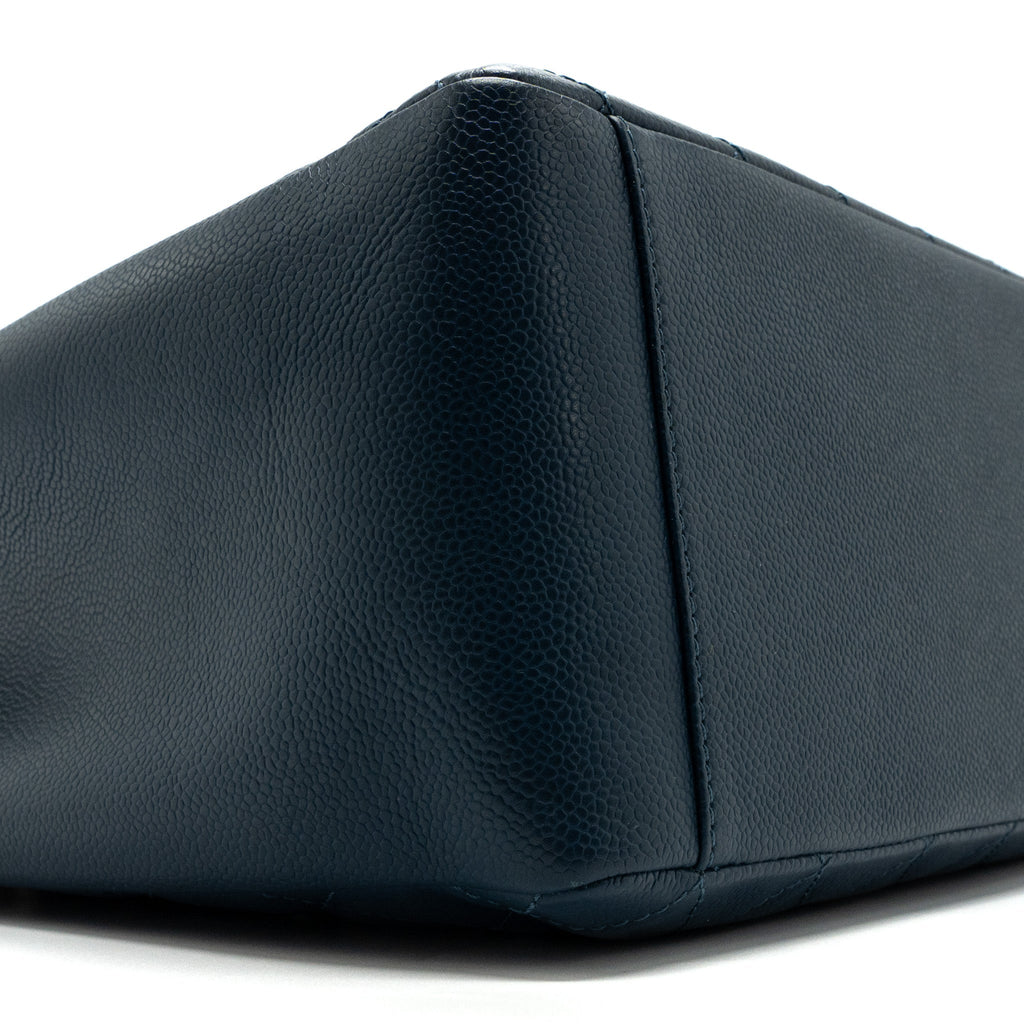 Chanel Grand Shopping Tote/ GST Caviar Dark Blue