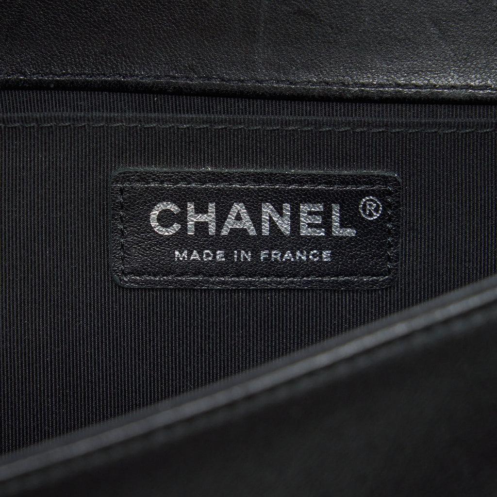 Chanel Medium Boy Chevron Lambskin Black/Silver