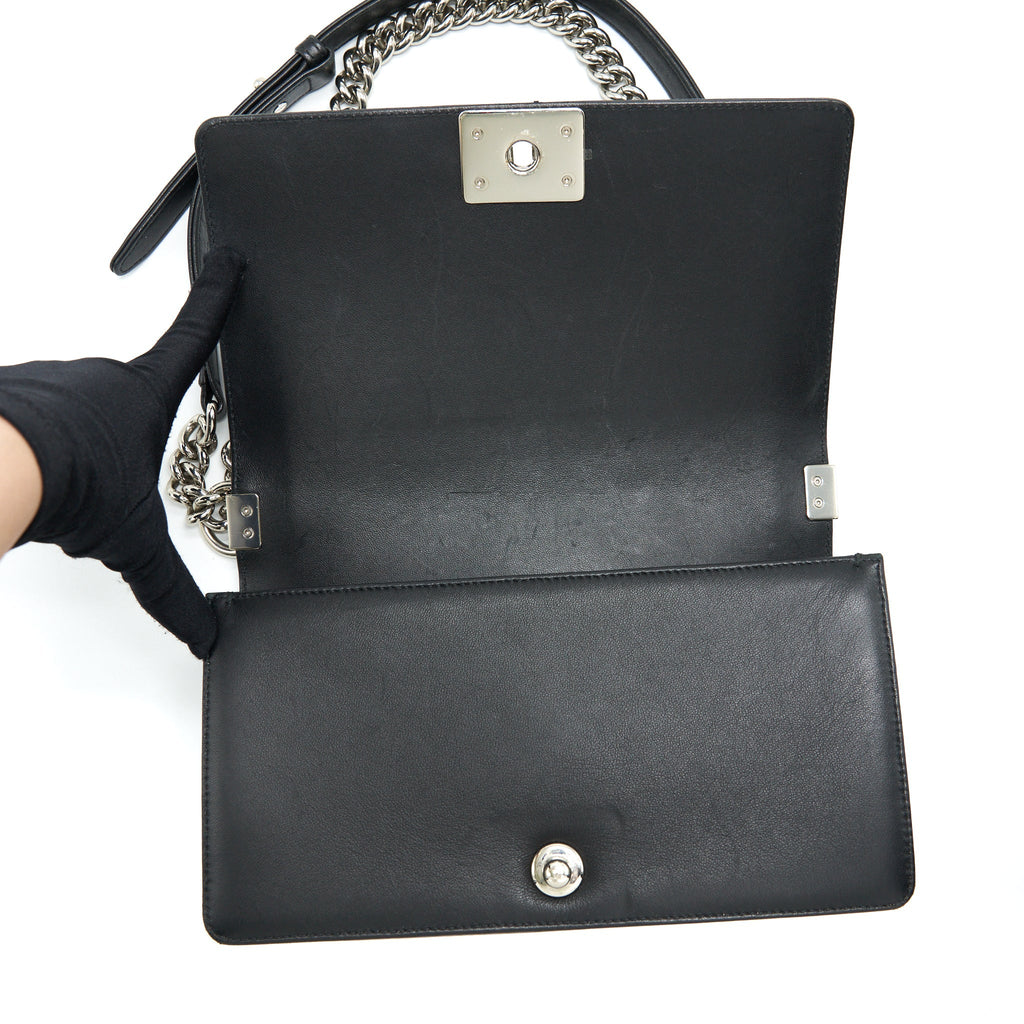 Chanel Medium Boy Chevron Lambskin Black/Silver