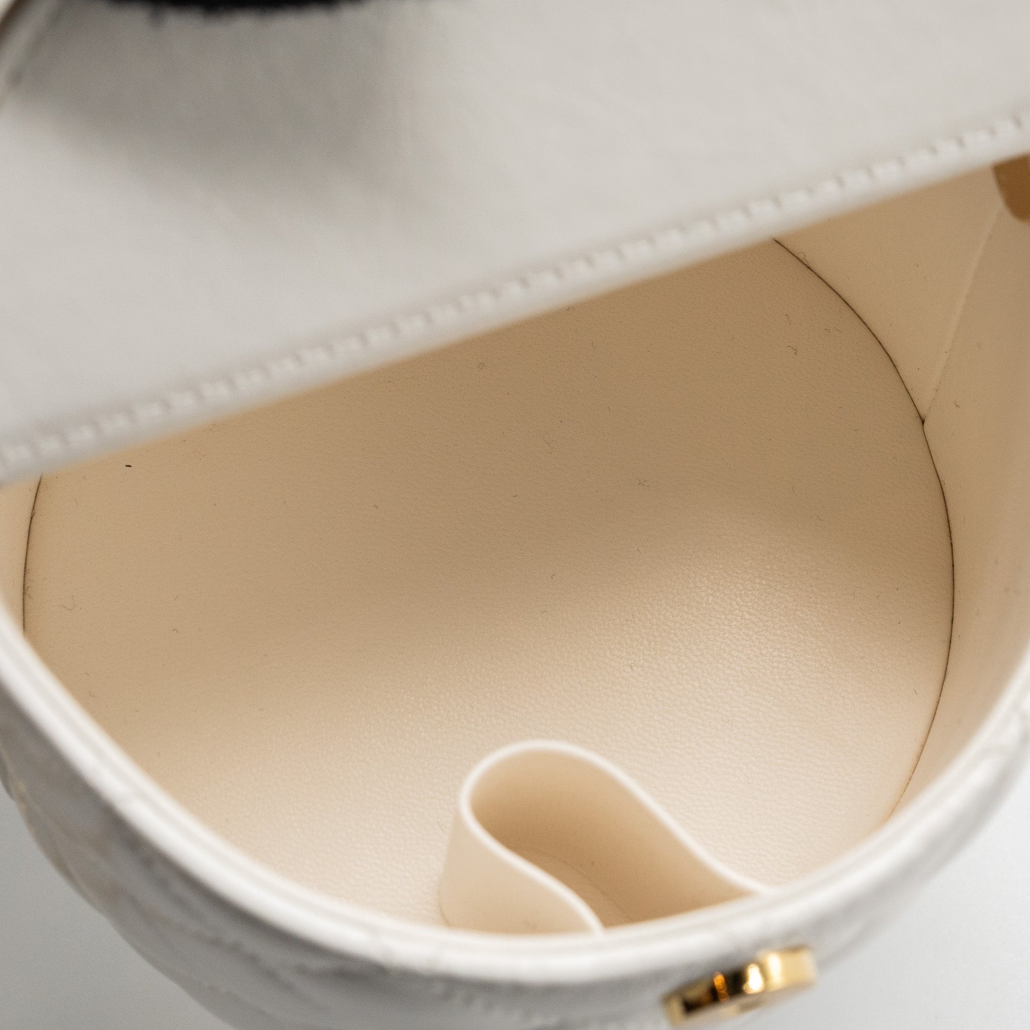 Chanel top handle round vanity with chain lambskin white  (microchip)