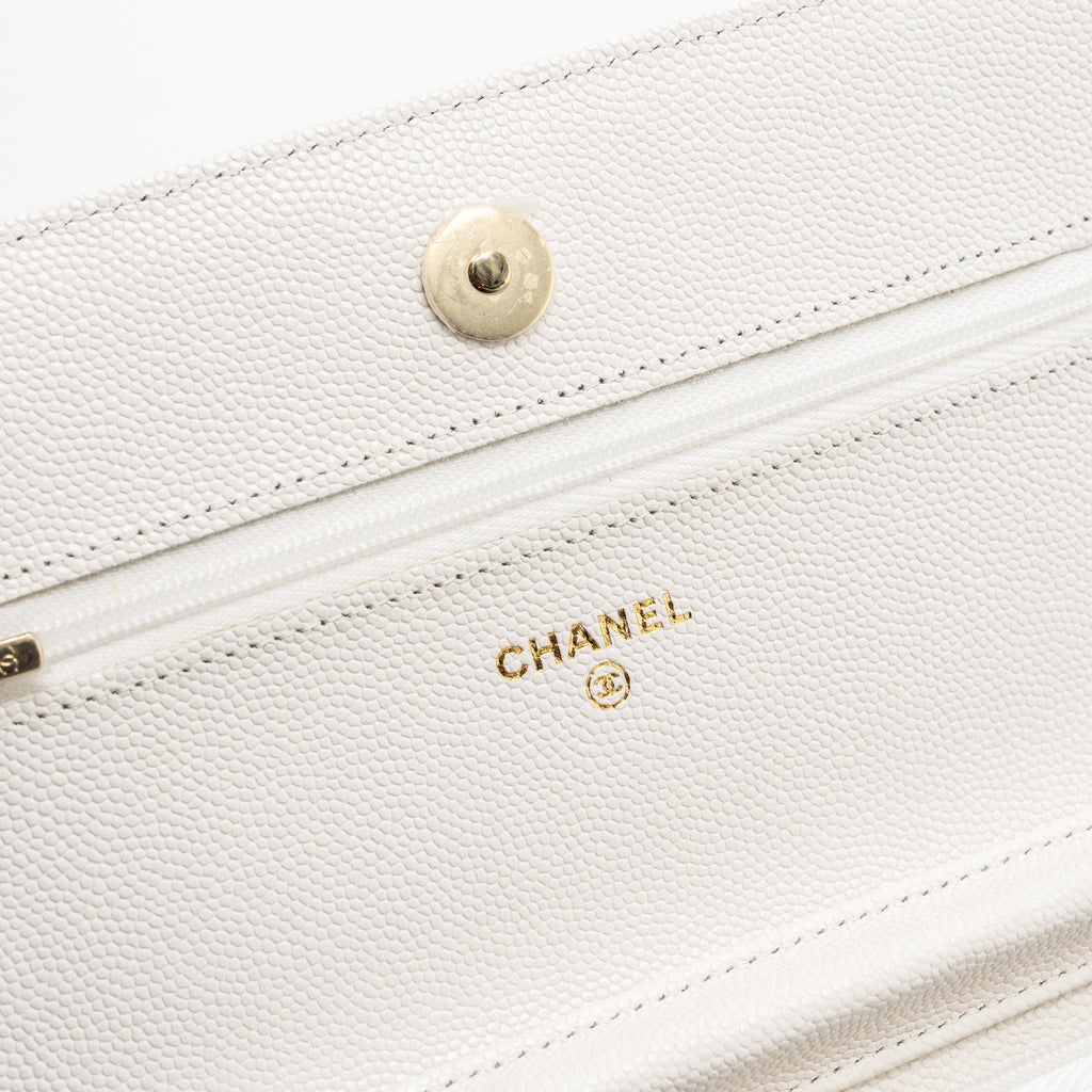 CHANEL classic wallet on chain caviar white L (Microchip)