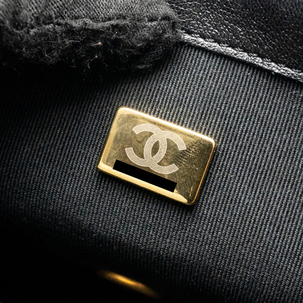 Chanel Quilted Mini Flap Bag with Detailed Chain Lambskin Black  (Microchip)