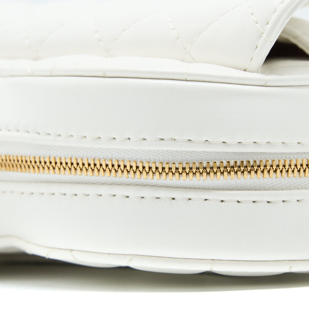 Chanel 22s Heart Bag Lambskin White L (Microchip)