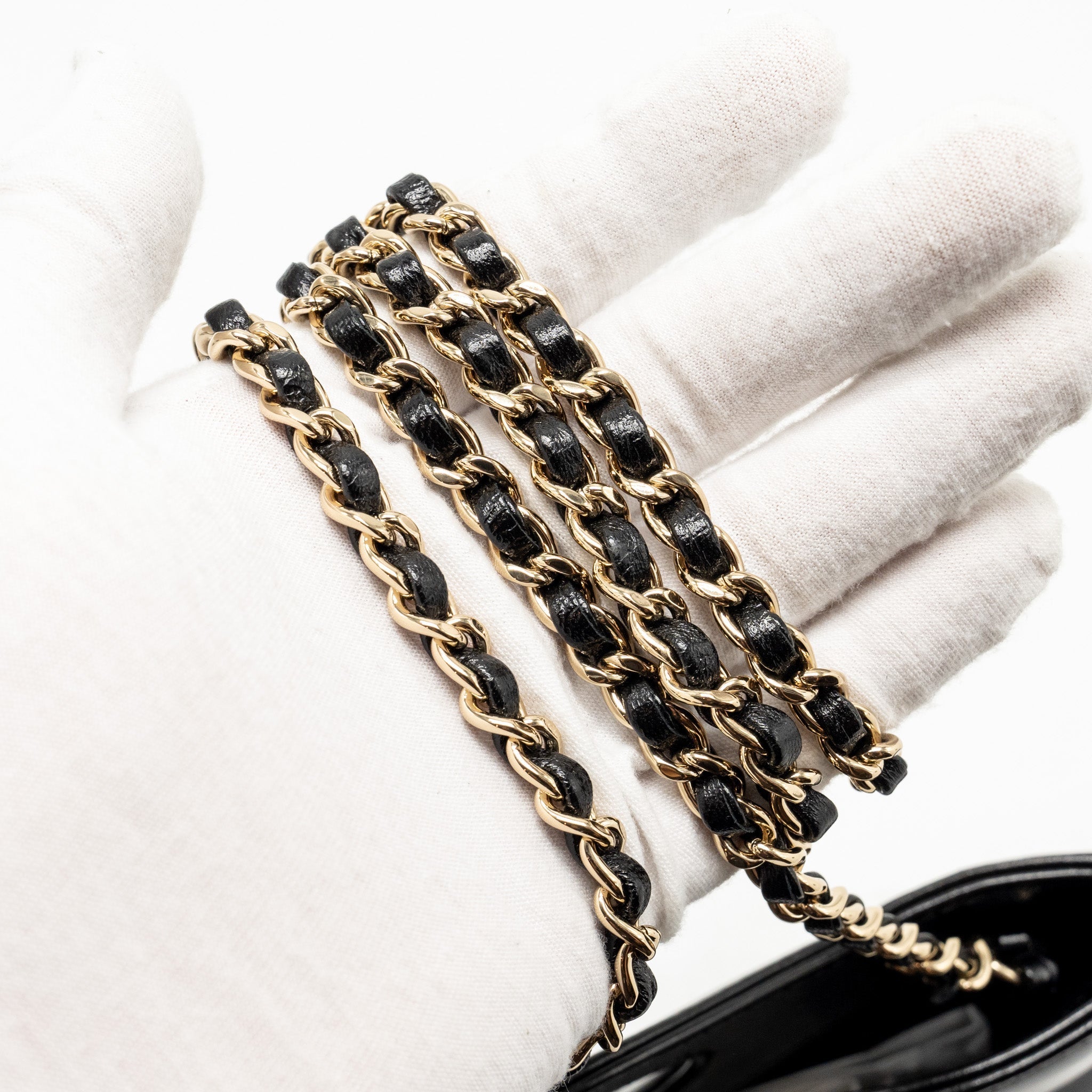 Chanel Mini 31 bag Shiny Calfskin Black L (Microchip)