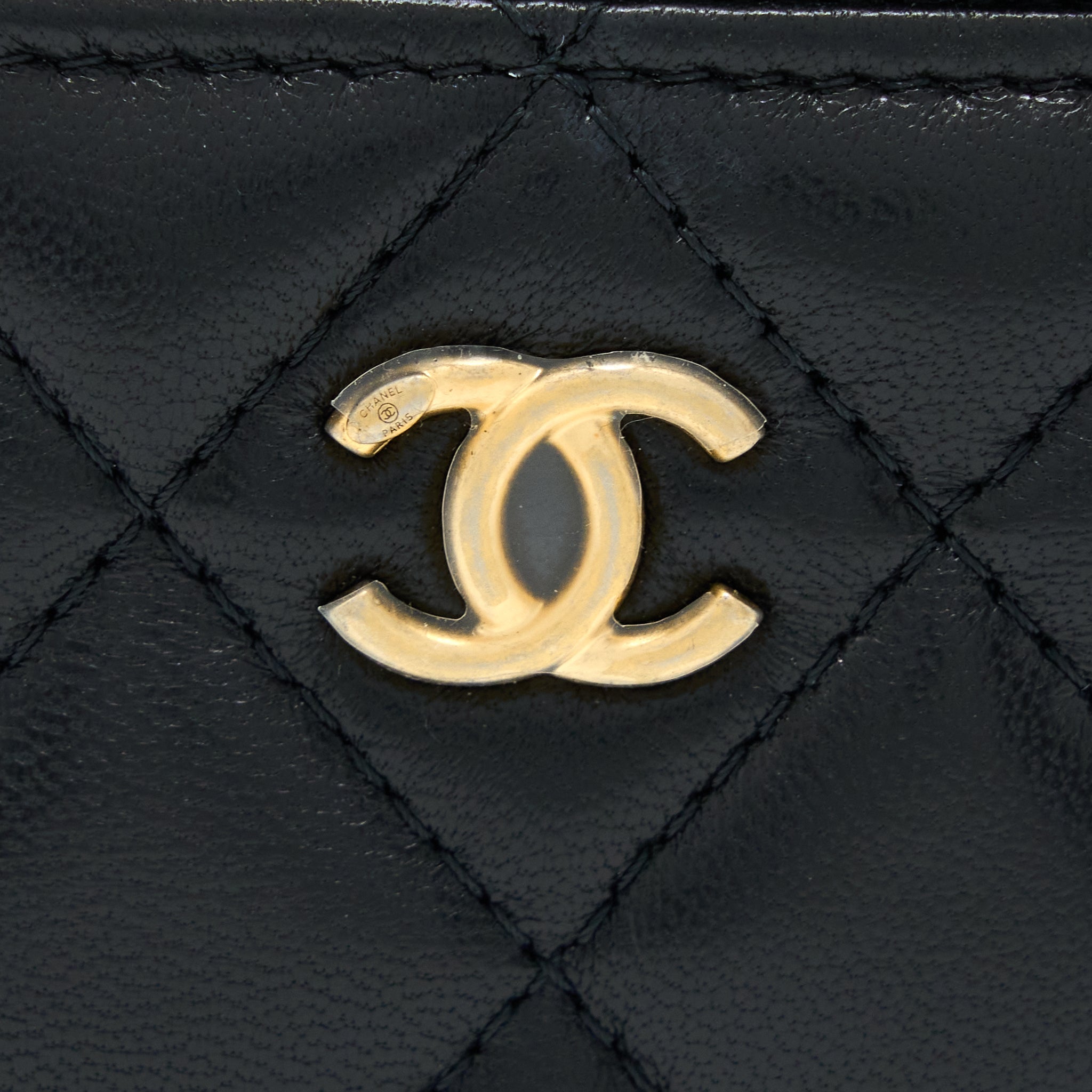 Chanel Pearl Crush Mini Vanity Case Lambskin Black L
