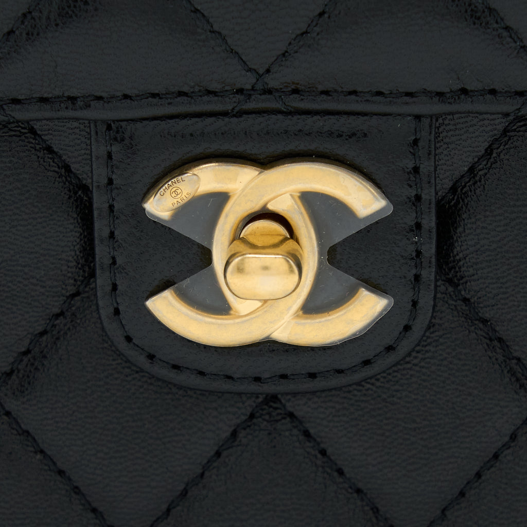 Chanel 22K Retro Classic New Square Flap Bag Goatskin Black with  (Microchip)