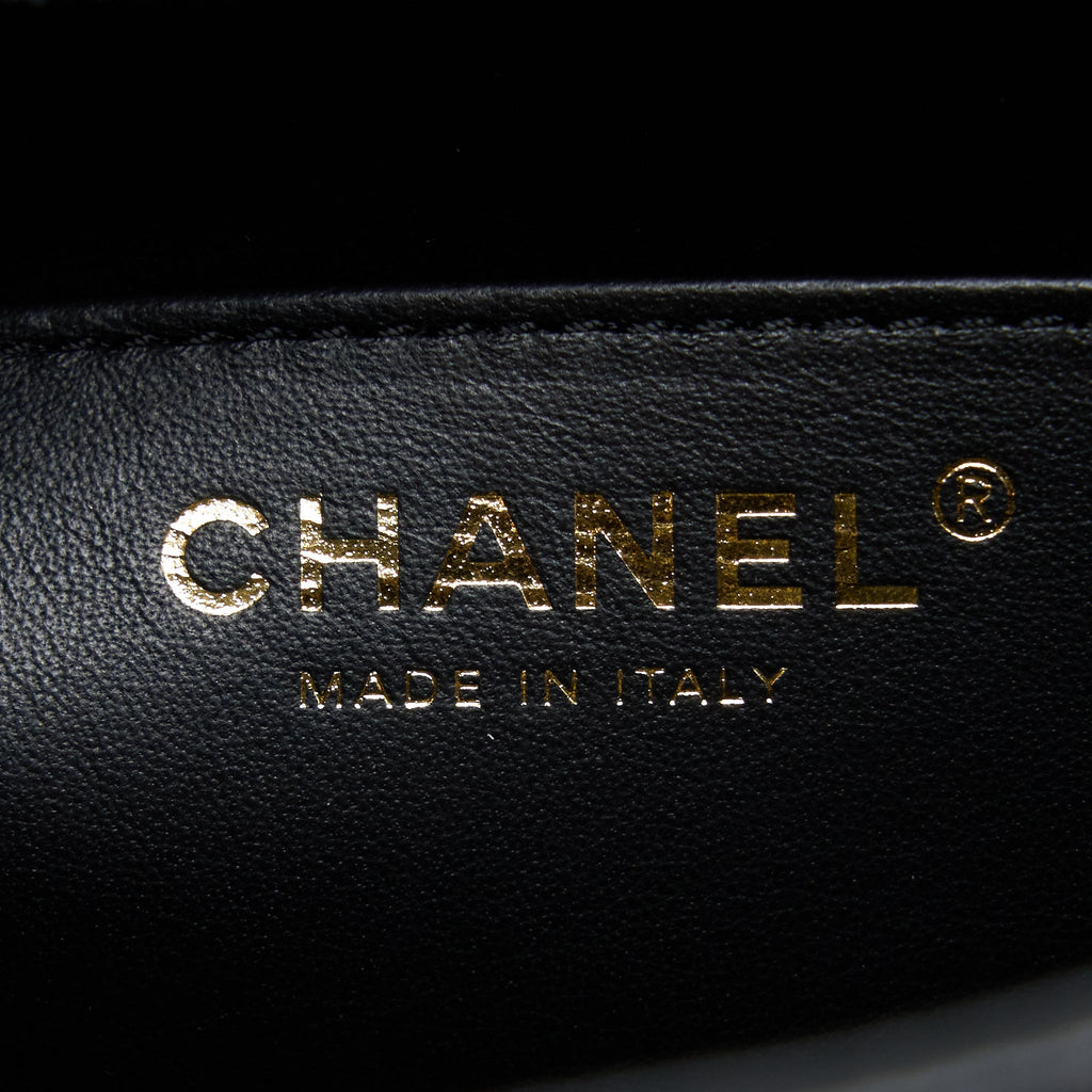 Chanel 22K Retro Classic New Square Flap Bag Goatskin Black with  (Microchip)