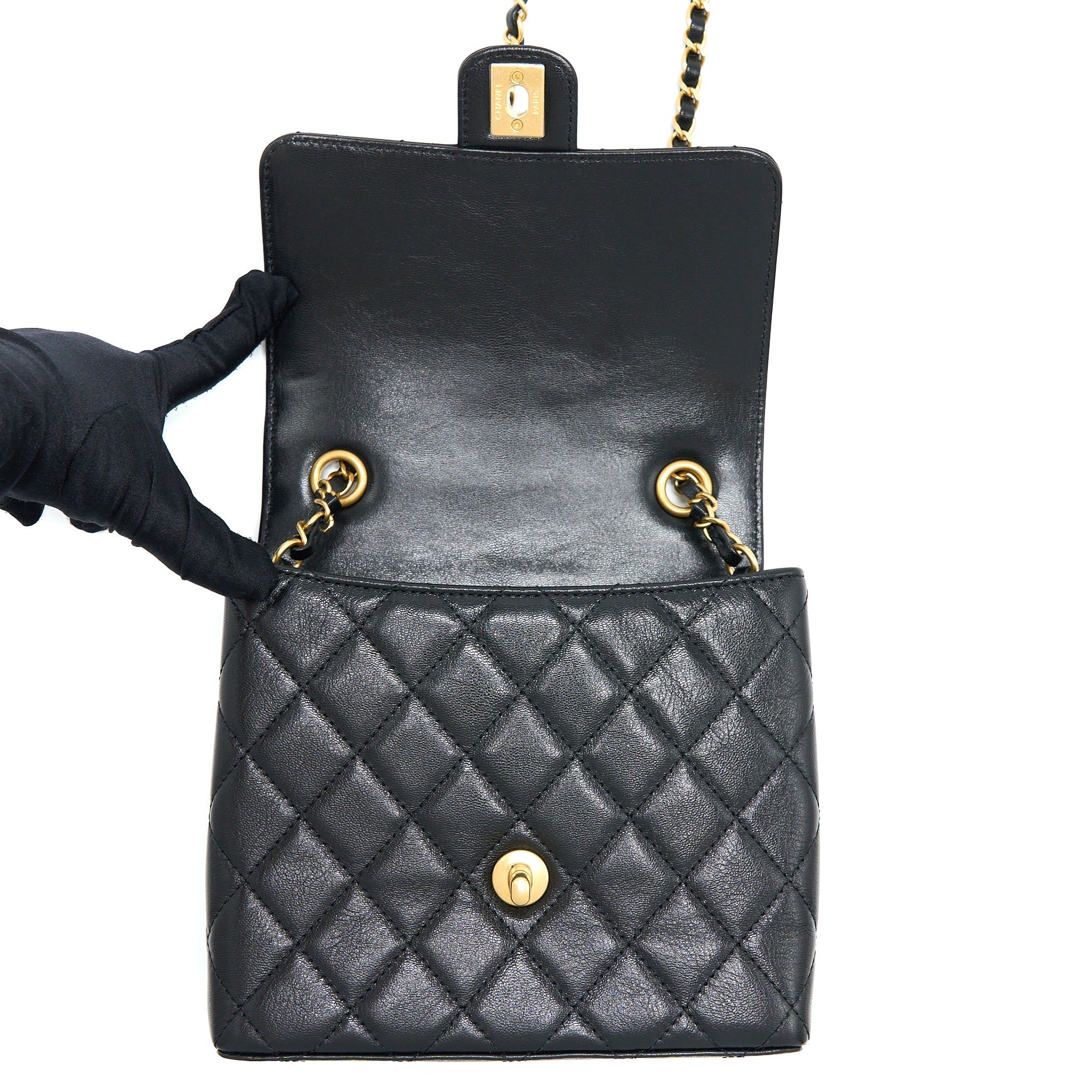 Chanel 22K Retro Classic New Square Flap Bag Goatskin Black with  (Microchip)