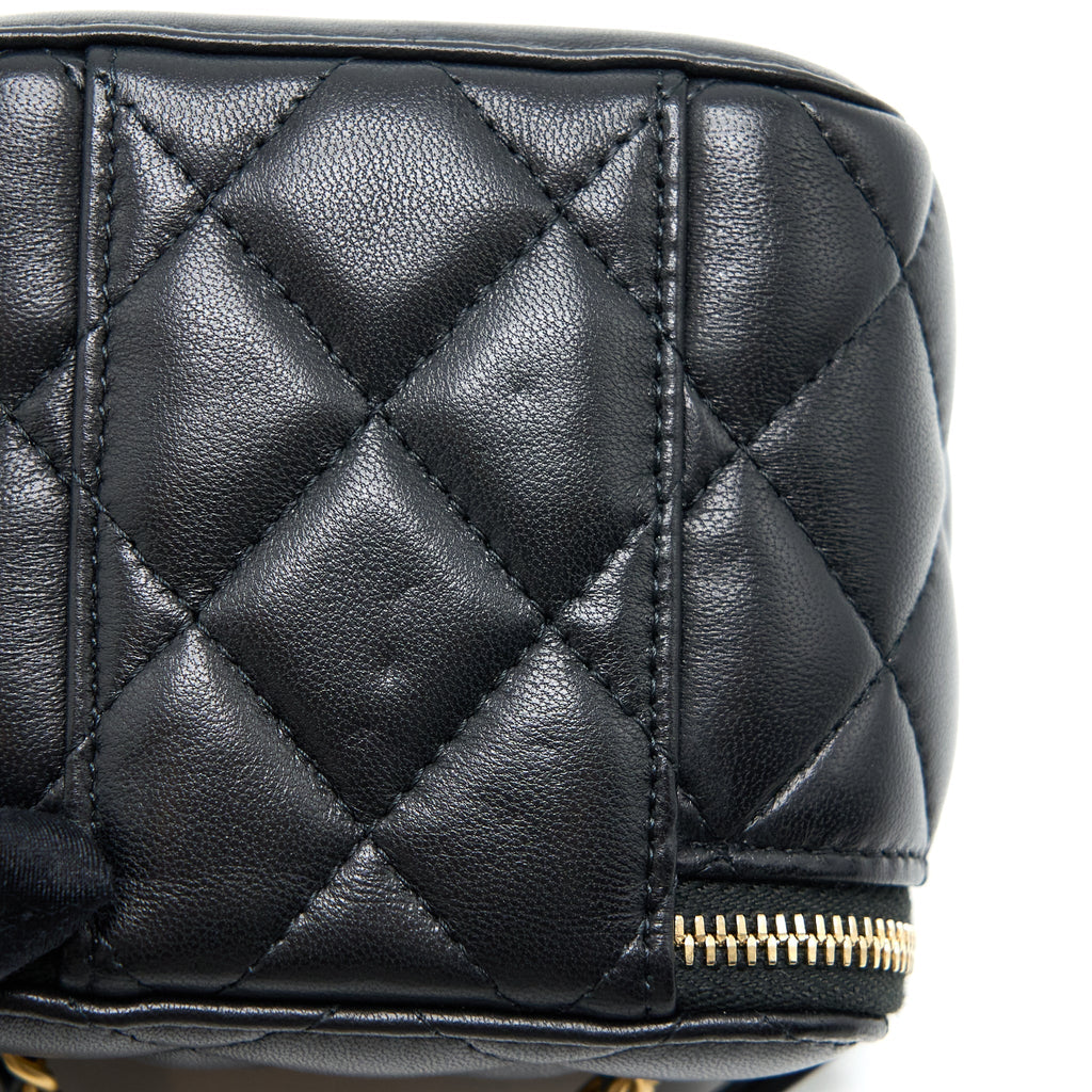 Chanel Pearl Crush Mini Vanity Case Lambskin Black L