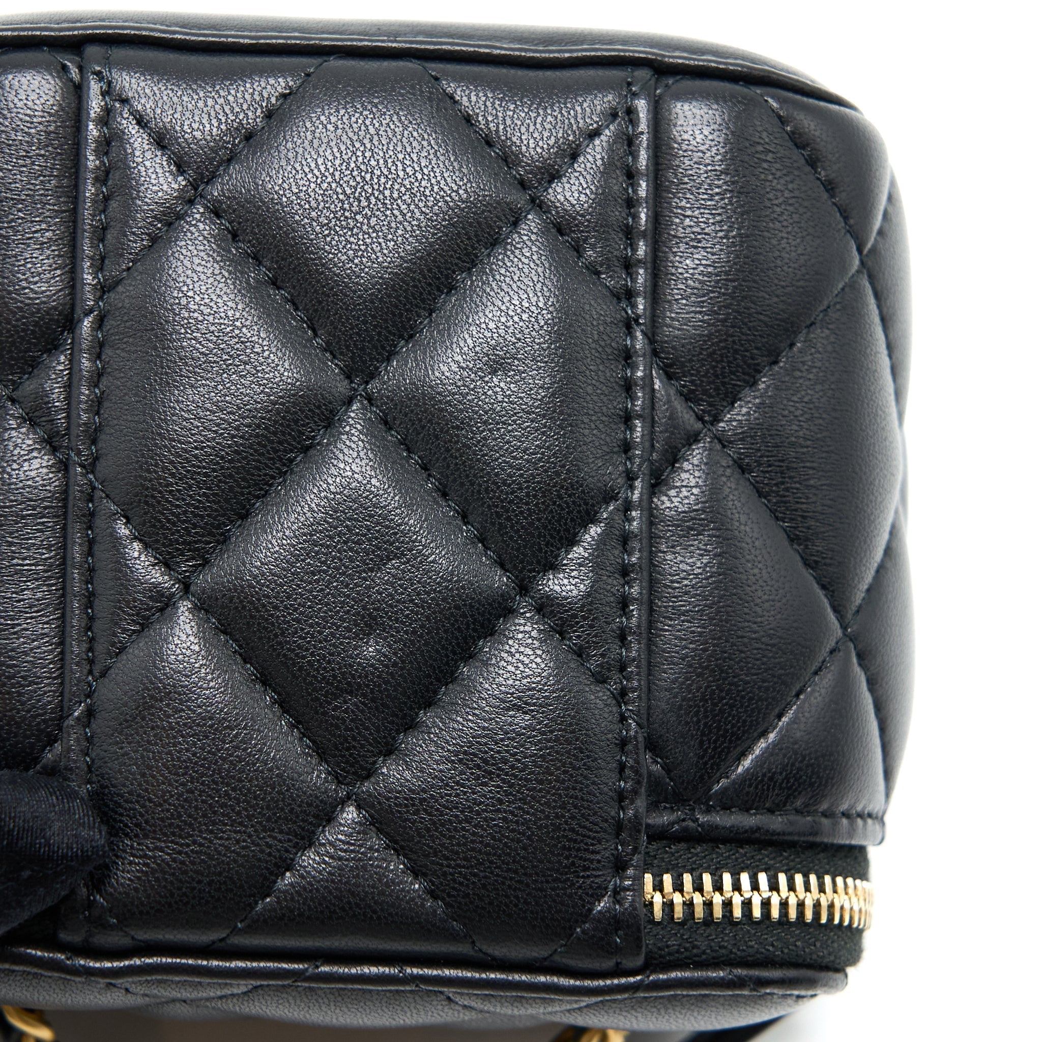 Chanel Pearl Crush Mini Vanity Case Lambskin Black L