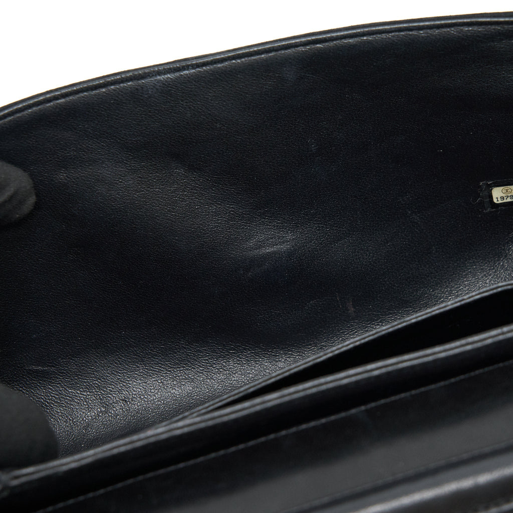 Chanel Quilted Velvet CC Logo Flap Bag black L