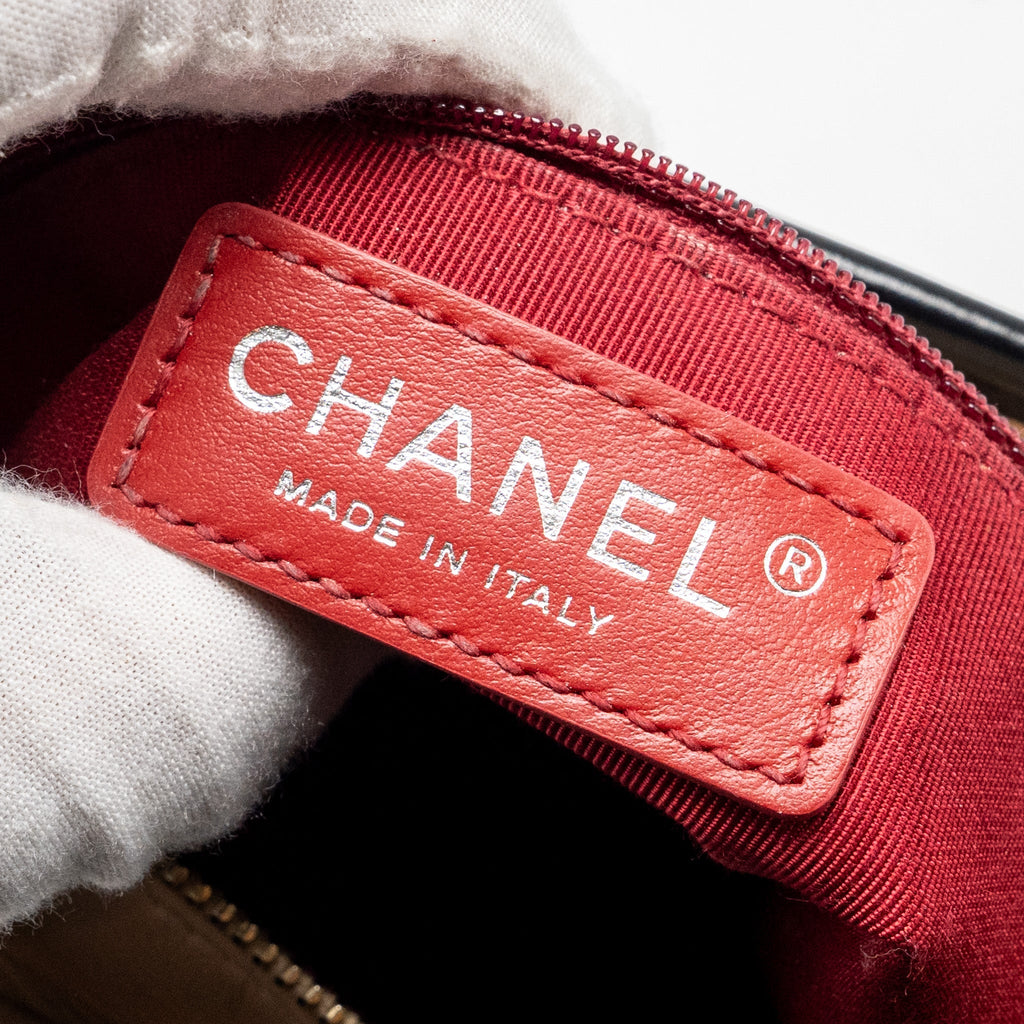 Chanel Small Gabrielle Hobo Bag Aged Calfskin Beige/Black multicolour Hardware