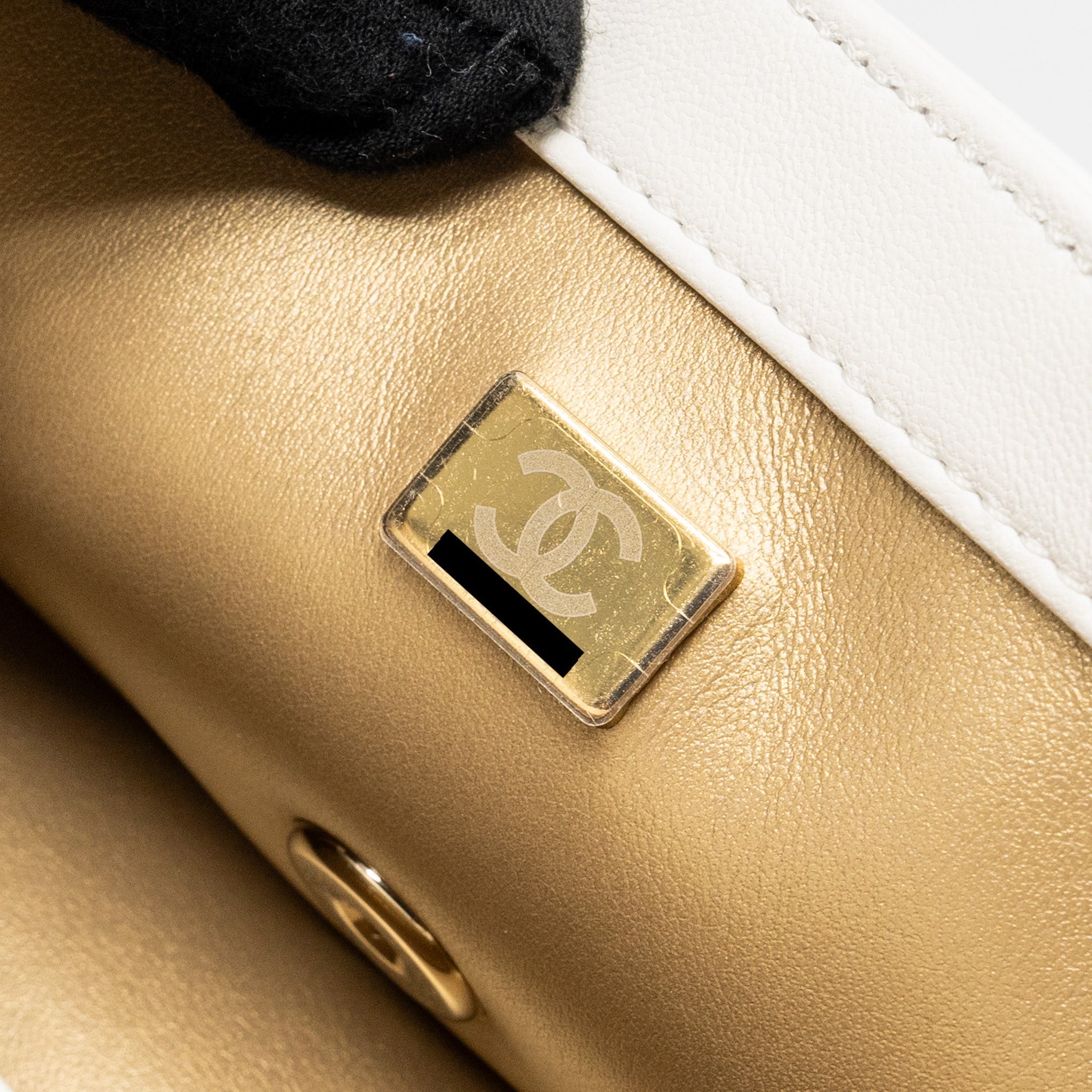Chanel 23C pearl crush mini rectangular flap bag lambskin white L (microchip)
