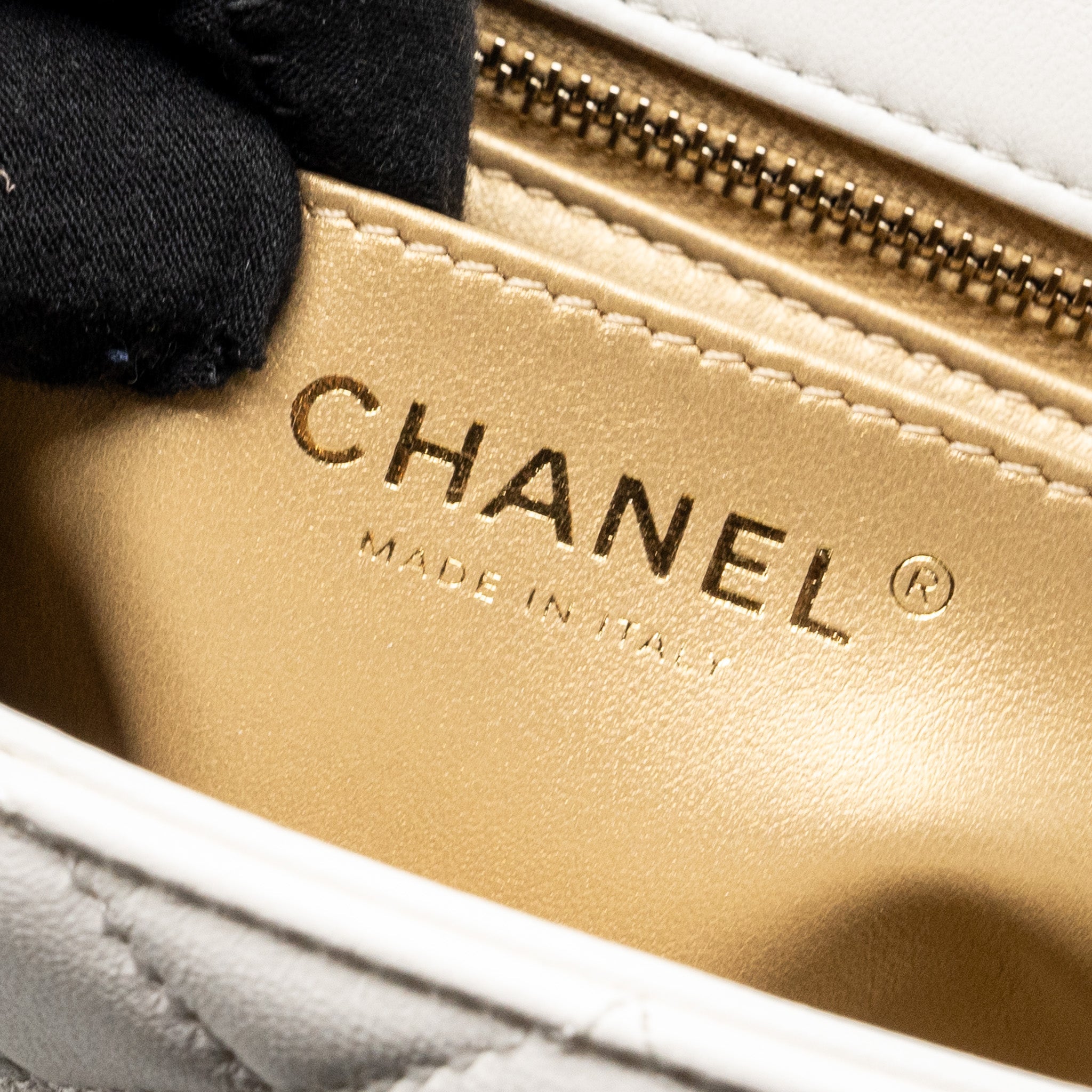 Chanel 23C pearl crush mini rectangular flap bag lambskin white L (microchip)